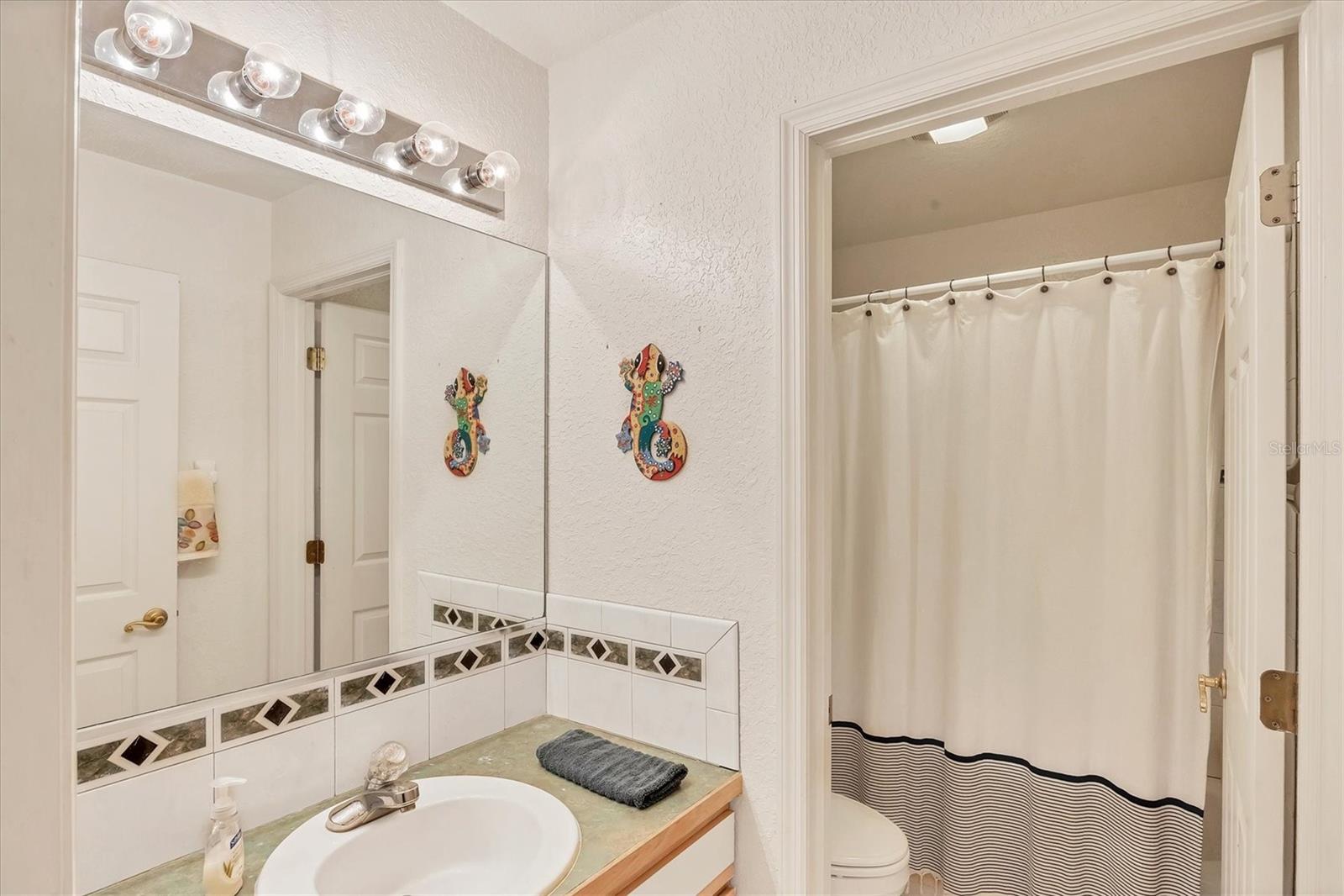 2nd Bathroom