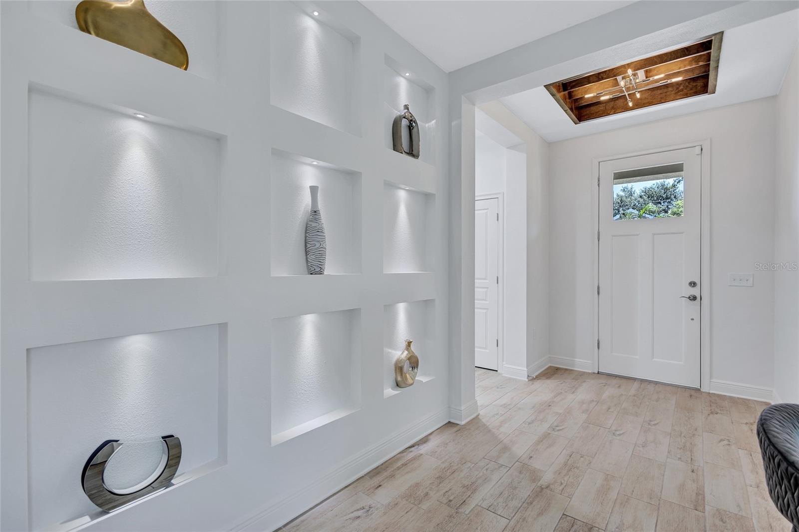 Accent wall at the entrance