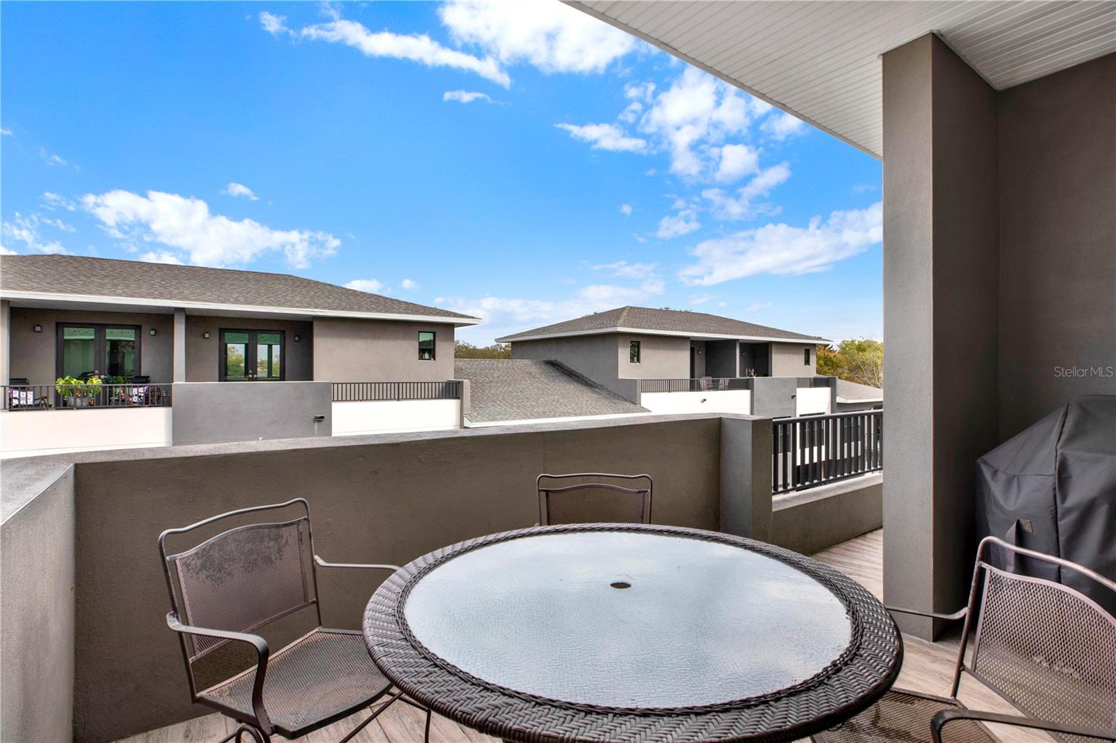 3rd floor lanai
