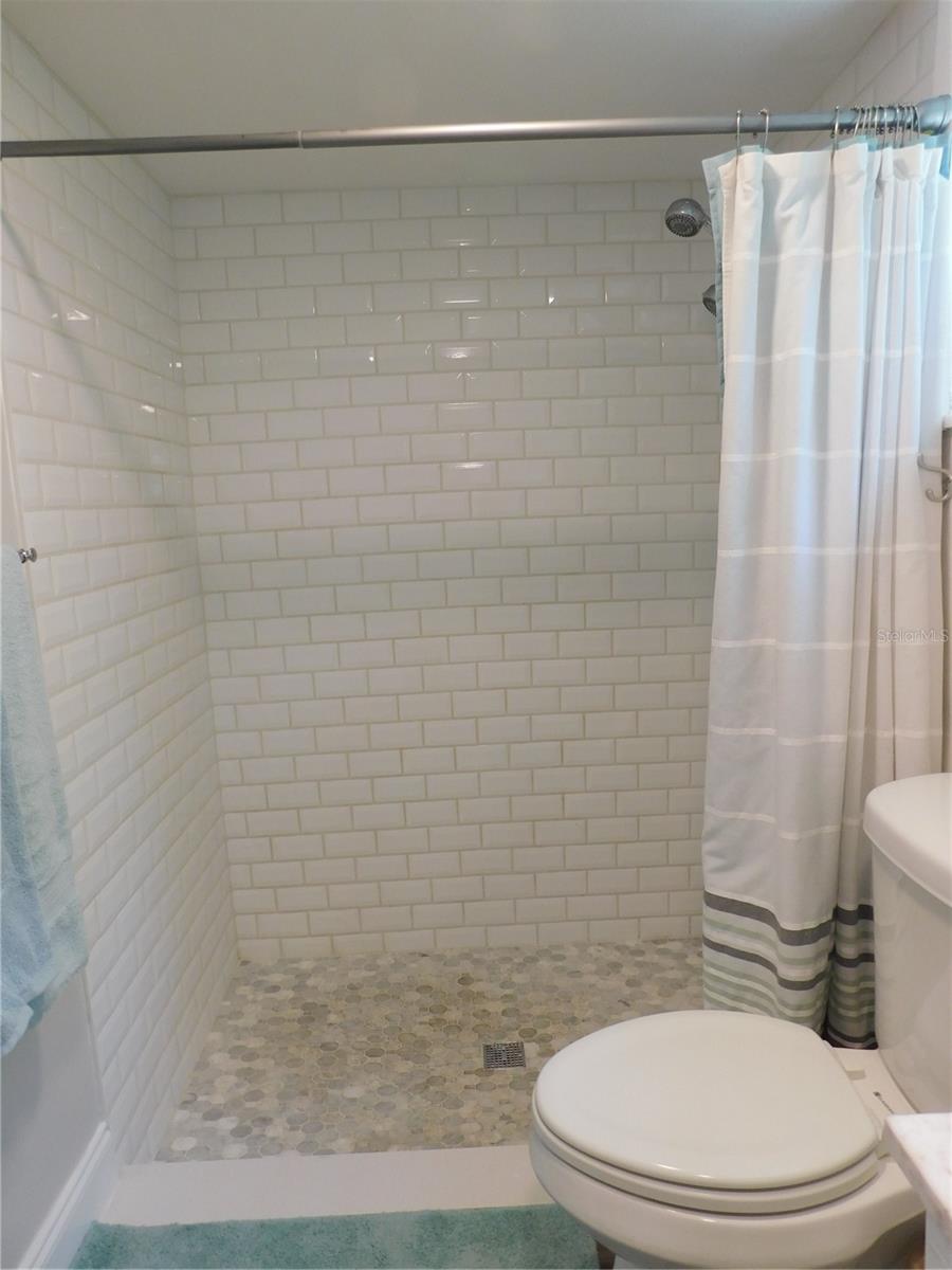 Primary Ensuite Bath