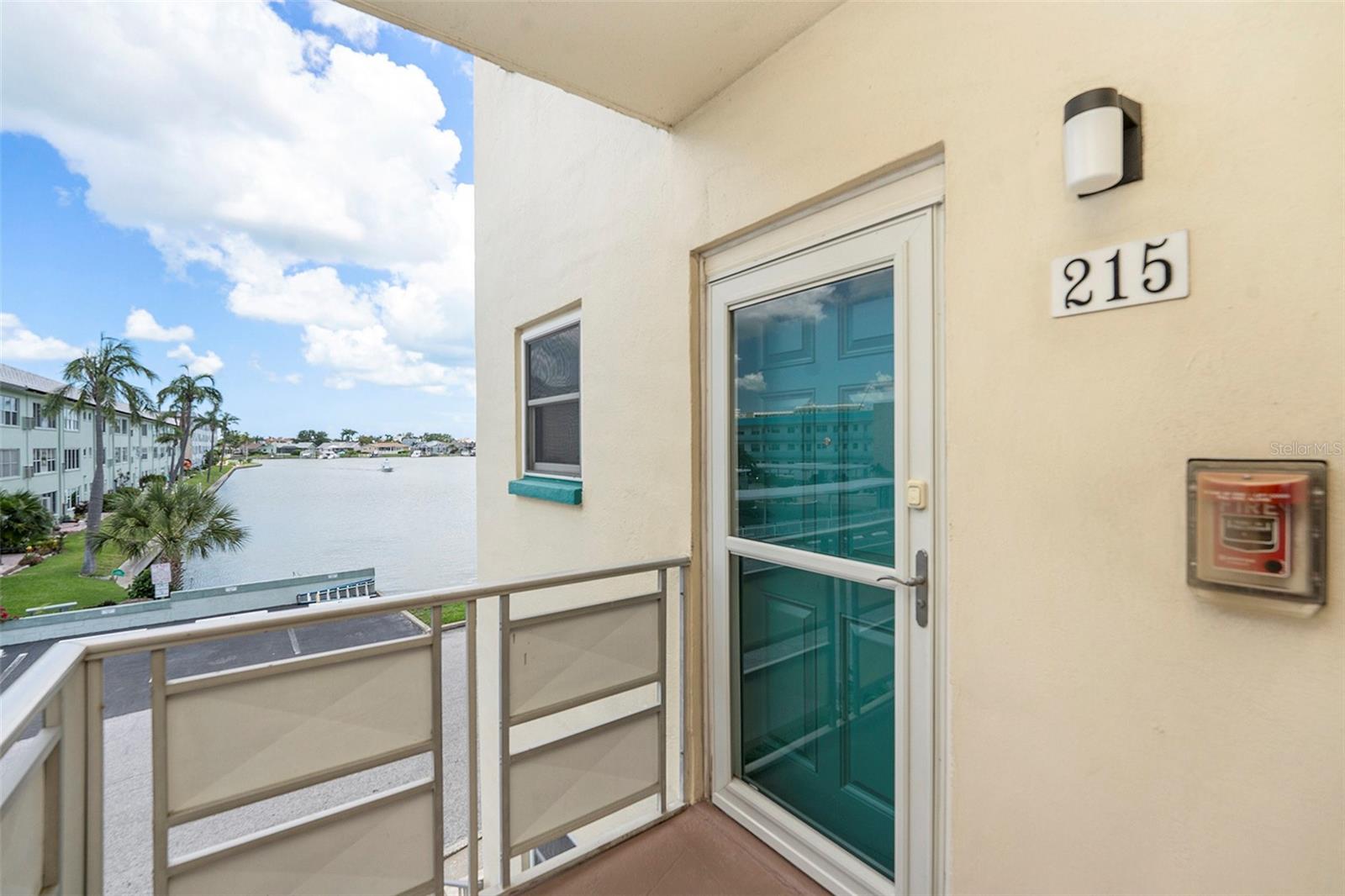 Welcome home! Awesome Waterviews is just what this corner condo has every day!