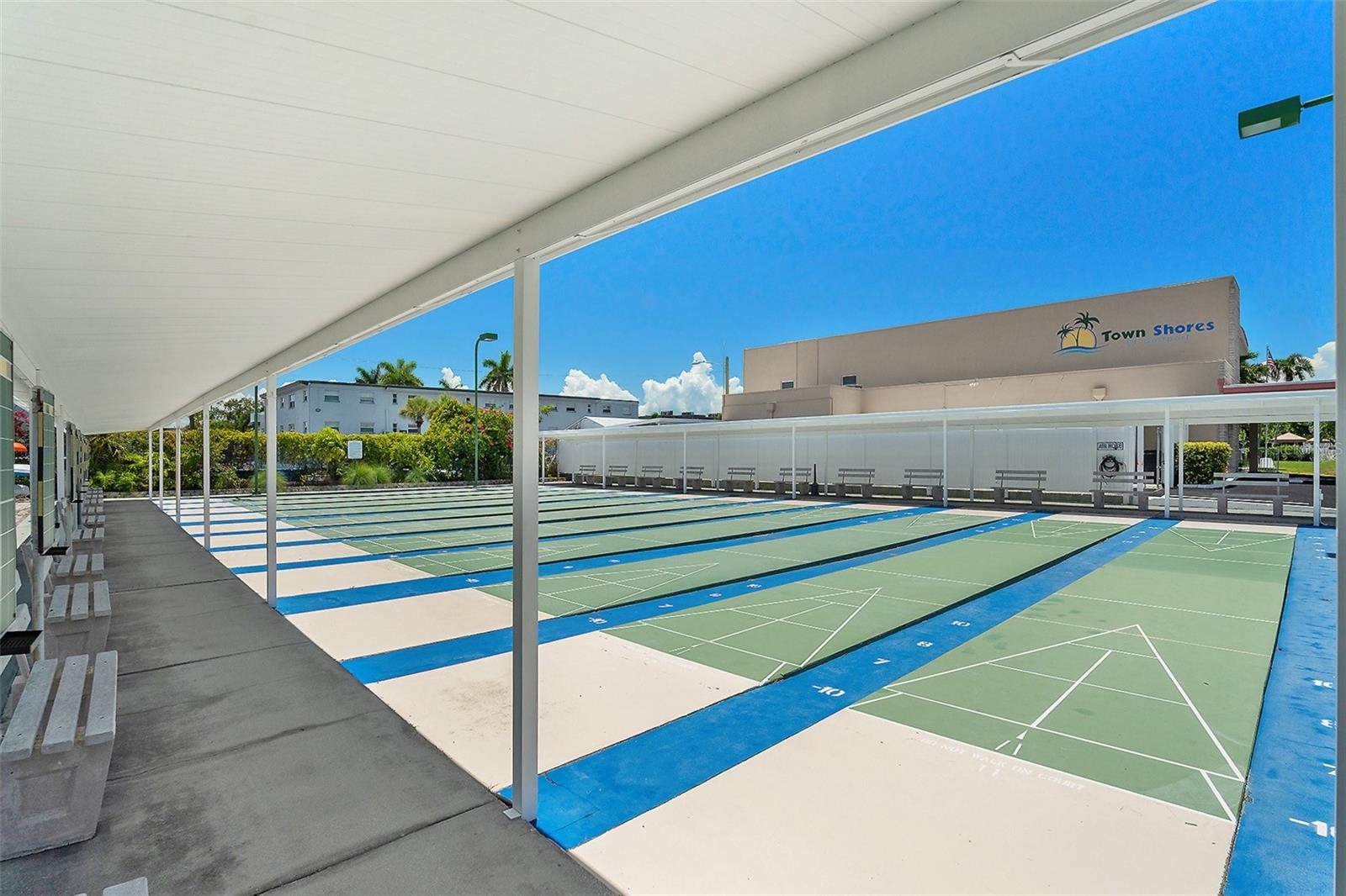Shuffle courts