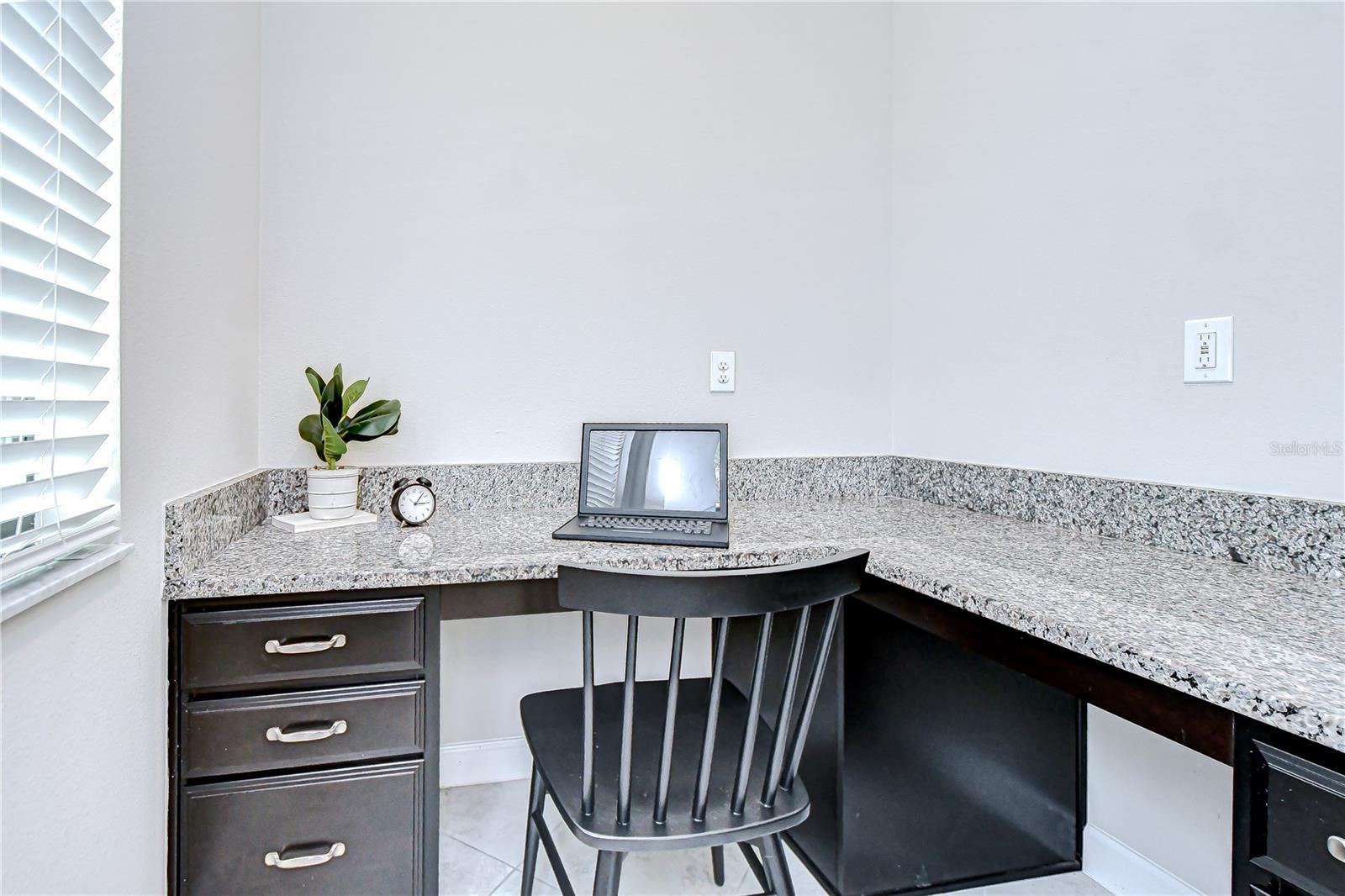 Kitchen Organization & Planning/Study Area