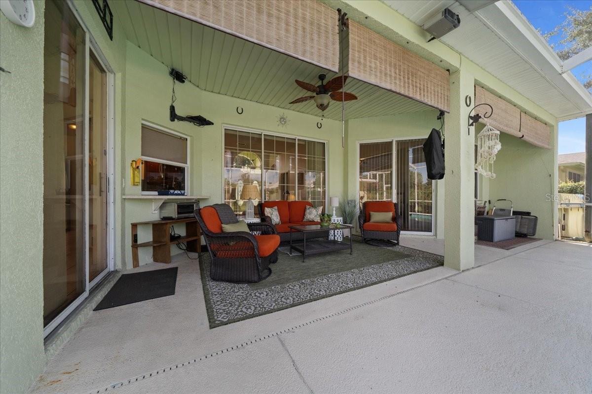screen enclosed lanai