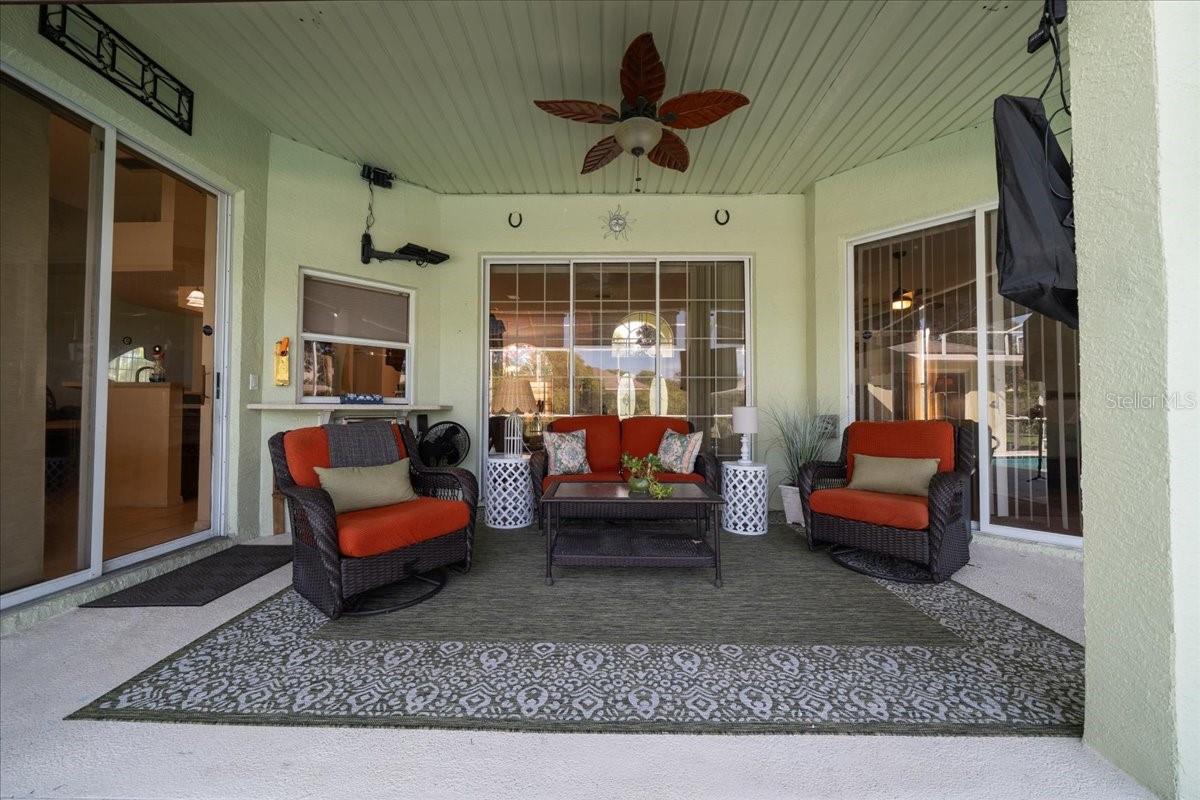 screen enclosed lanai