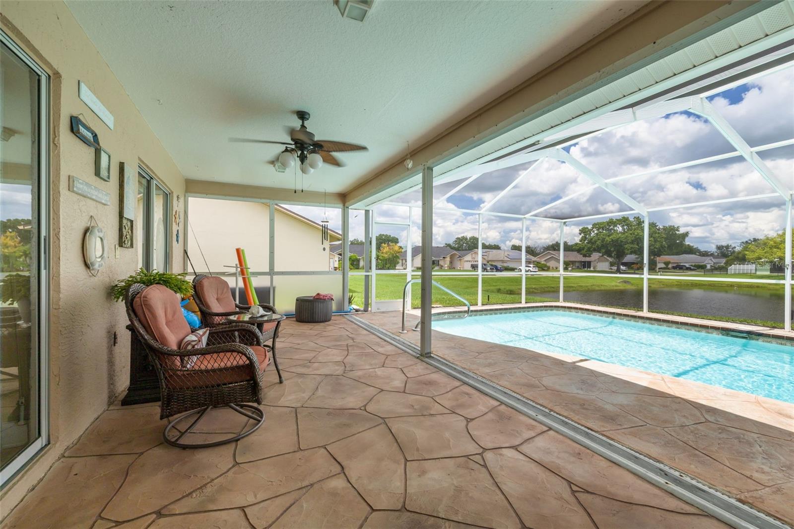 Cover screened lanai