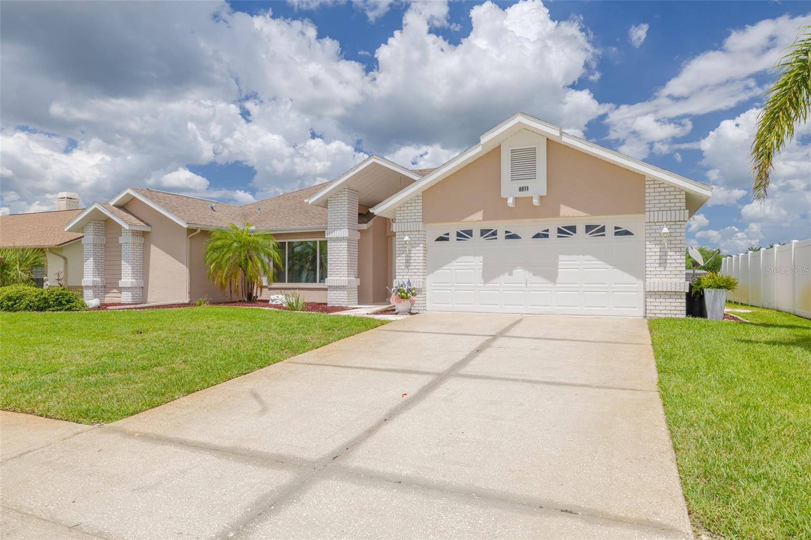 Front with driveway