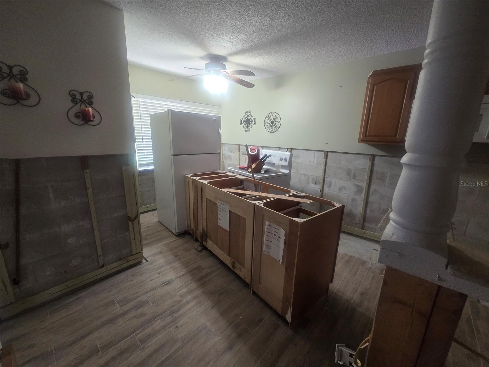 looking towards Dining area (where Frig is)