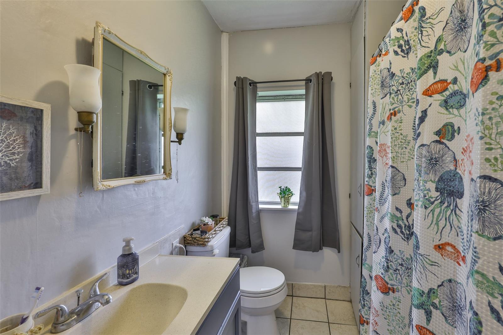 New tile around tub/shower