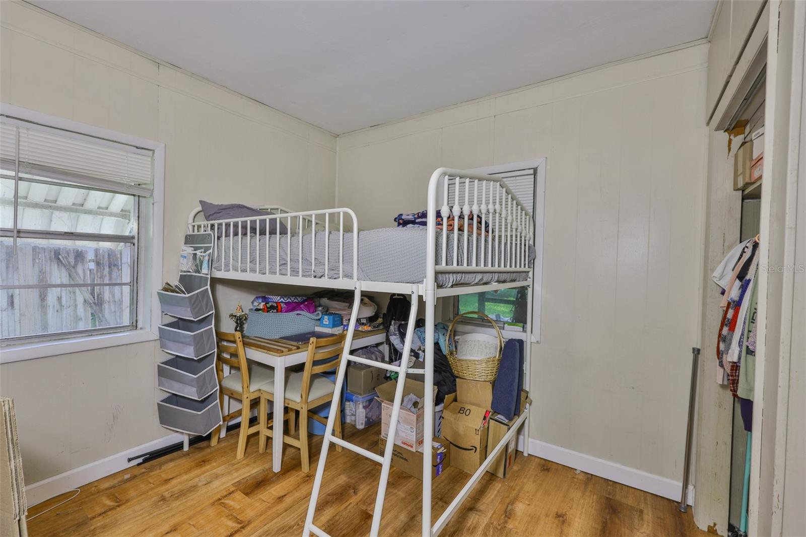 2nd bedroom