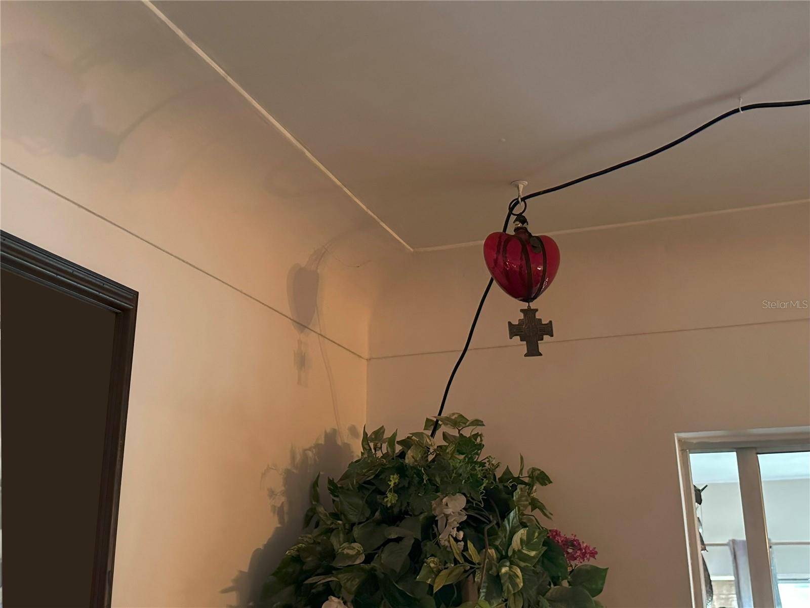 Mid-Century Large Coved Crown Molding