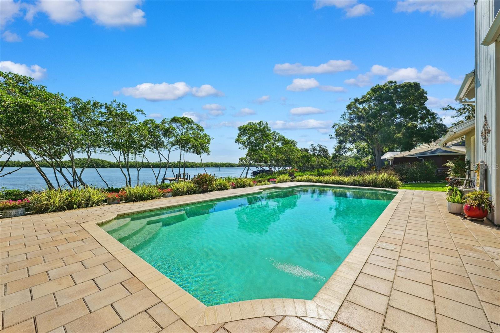 Water Lovers Paradise1531 75th Cir NE
