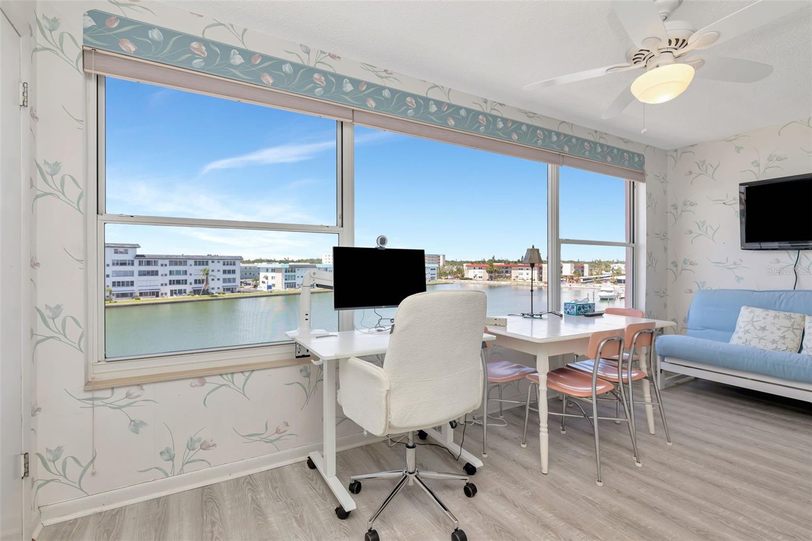 FLORIDA ROOM