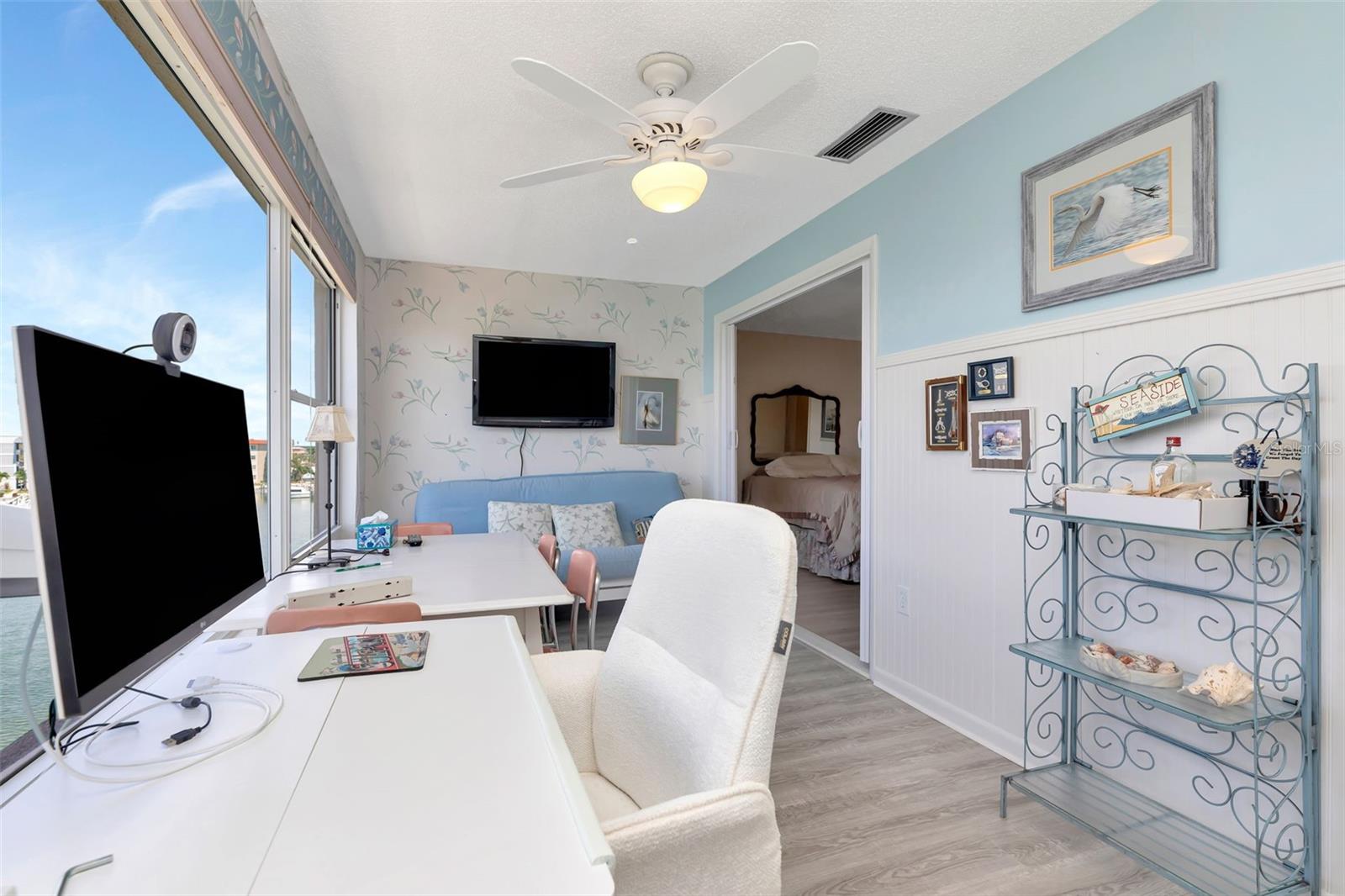 FLORIDA ROOM