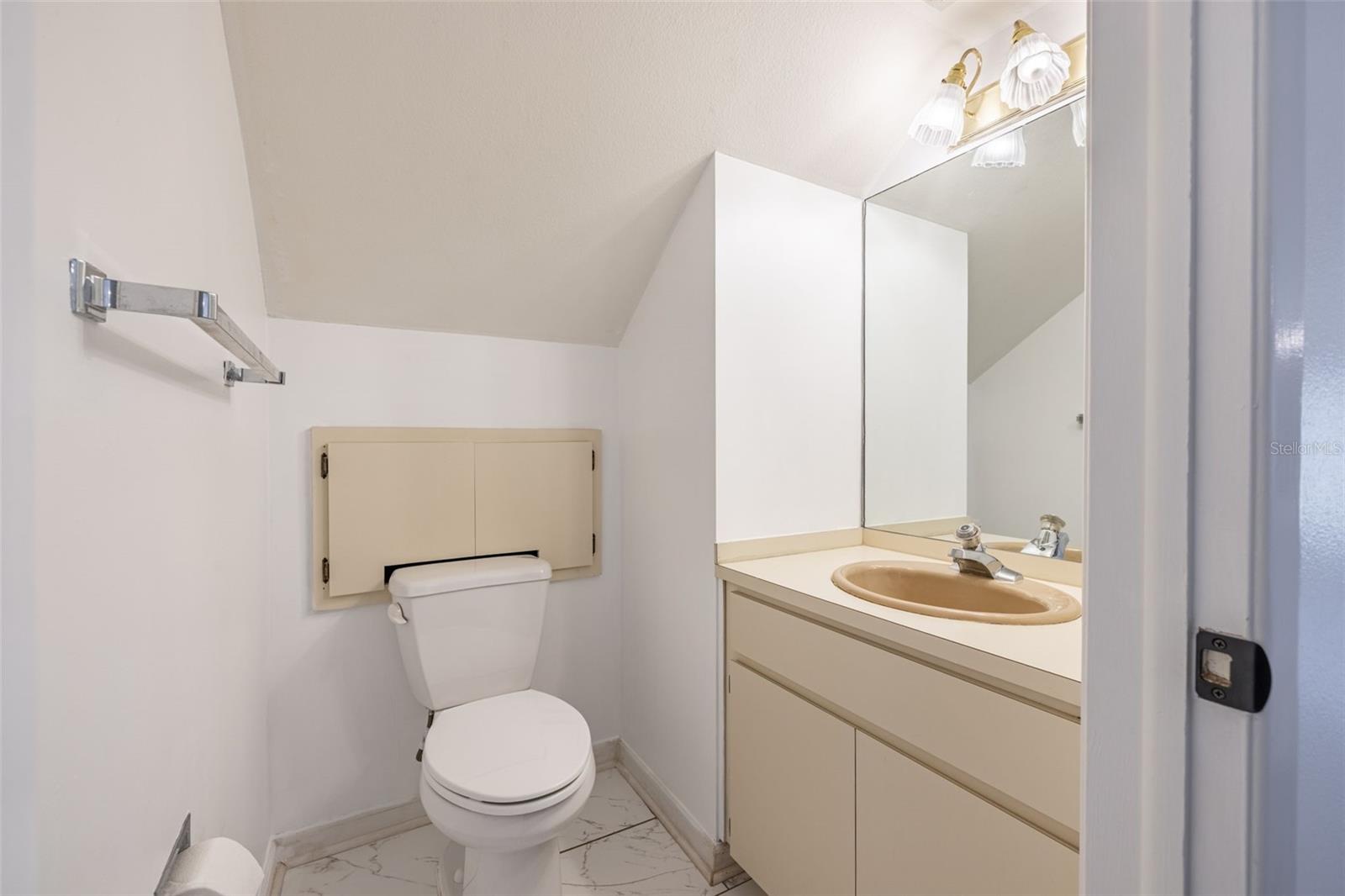 1st Floor 1/2 Bath