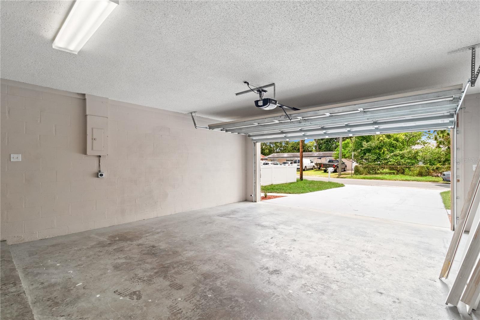 2 Car Garage