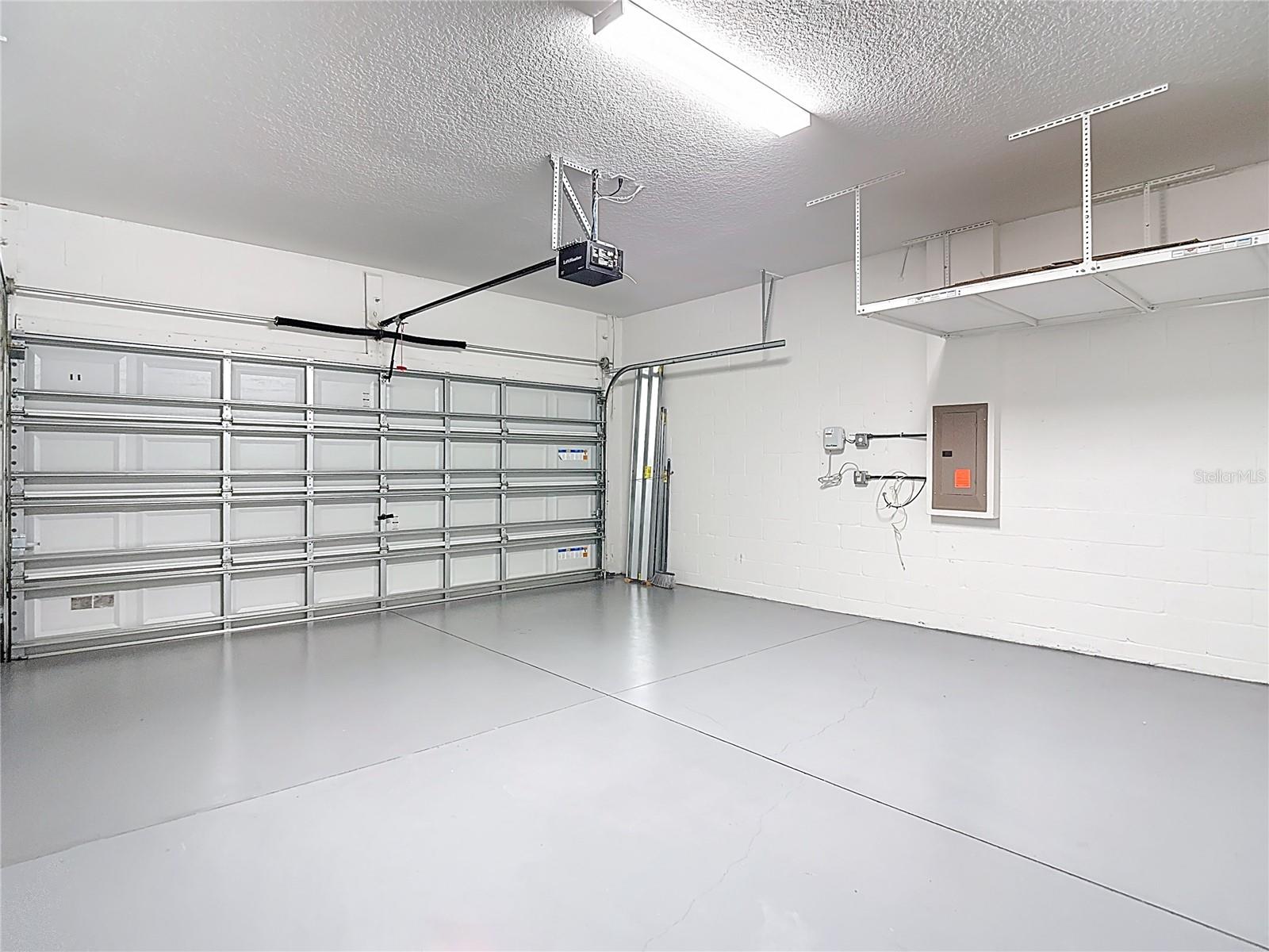 CLEANEST GARAGE