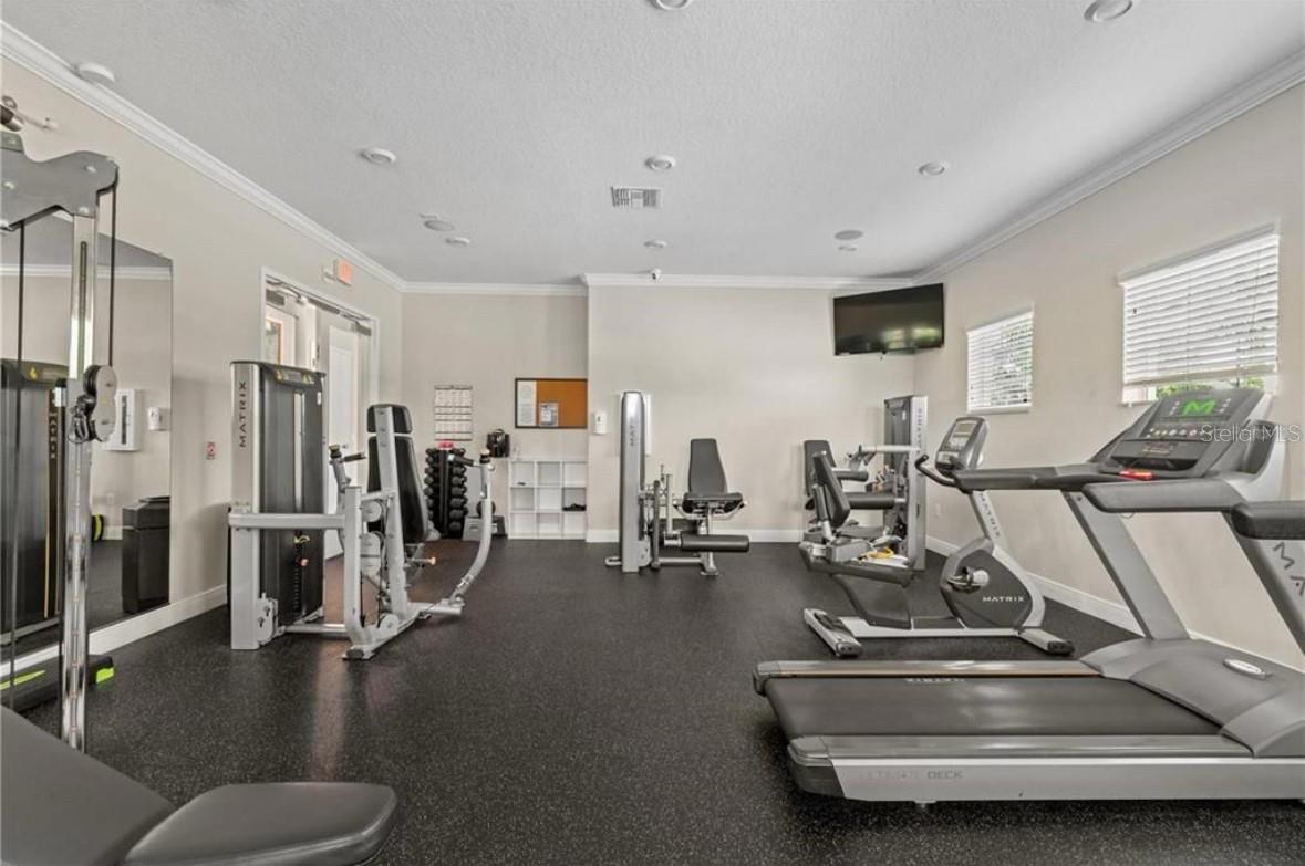 FITNESS ROOM