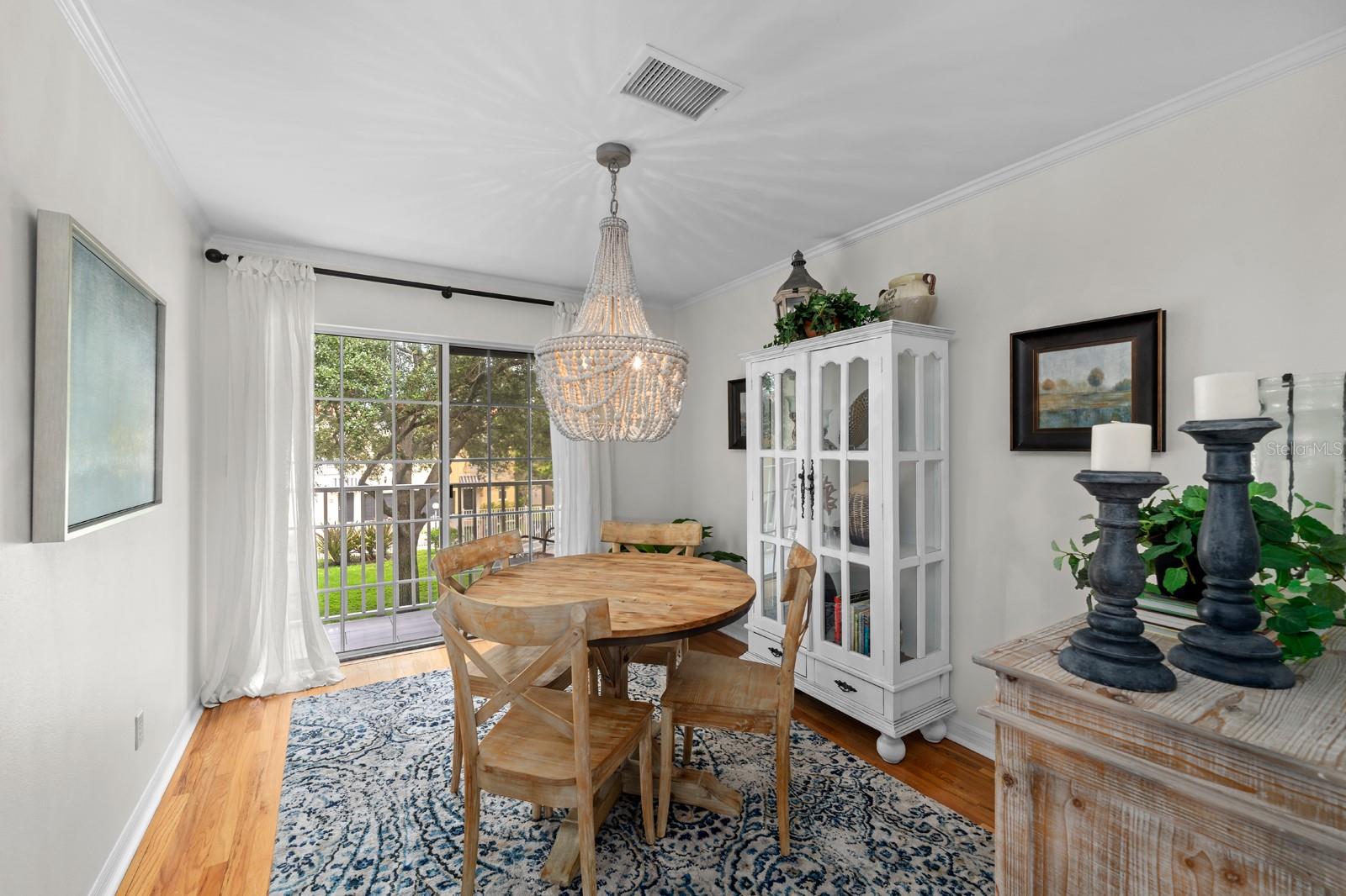 dining room w/ balcony