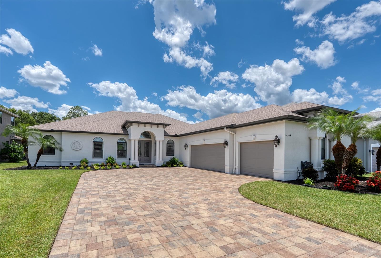 Welcome to 16304 Wild Mallard! This Single Story home has 3 Bedrooms, 3 Bathrooms, an Office and an Open Floorplan.