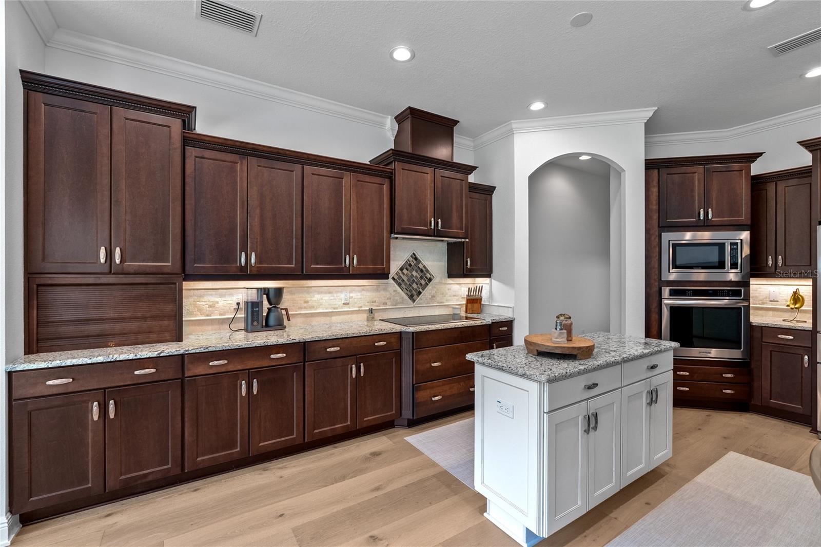 Love those Espresso cabinets
