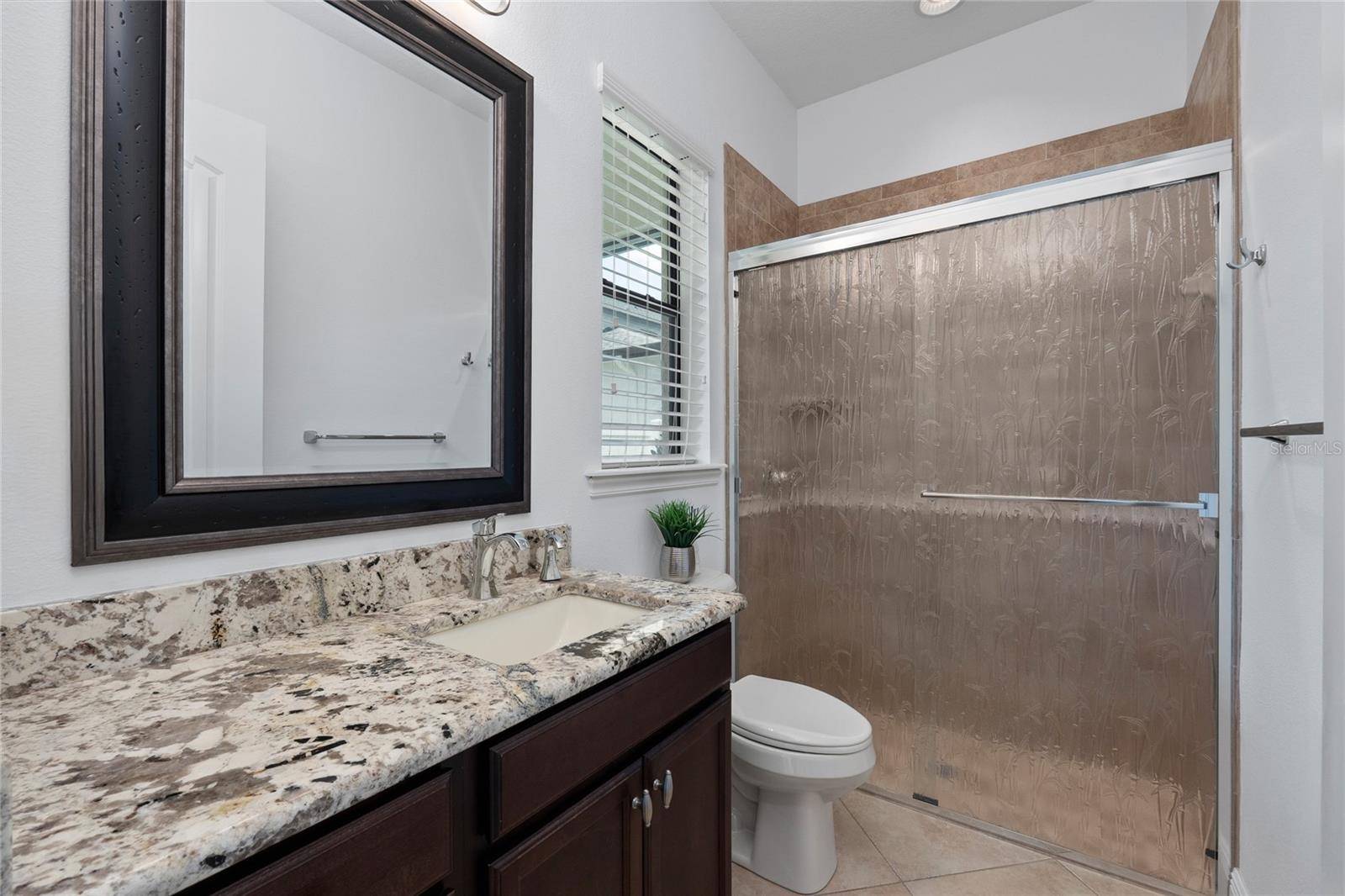 Bathroom 2 with access from the Lanai