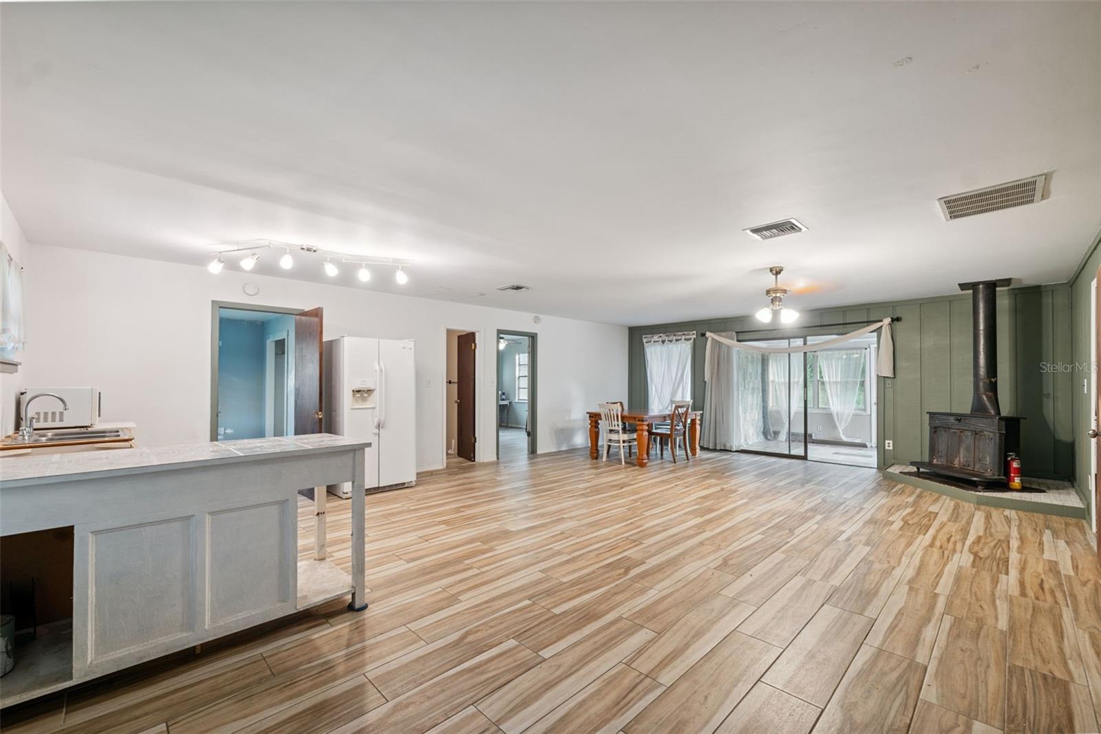 Kitchen/Living/Dining