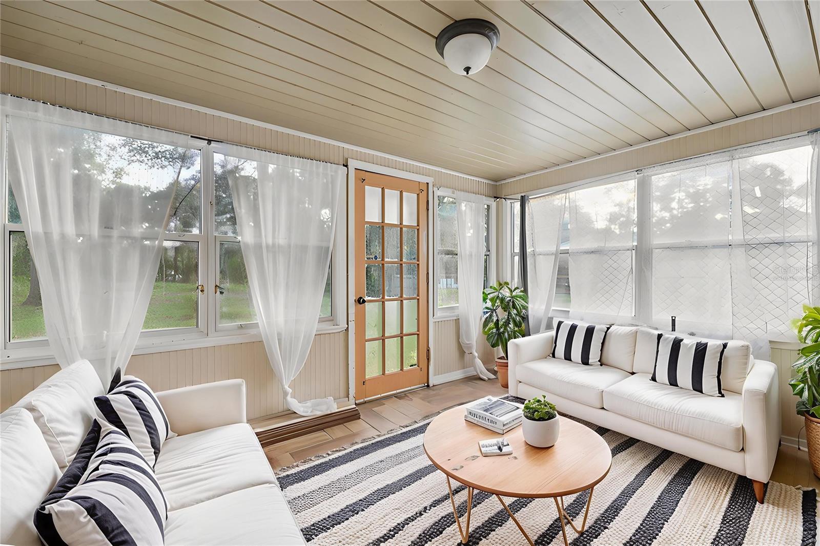 Sun Room(Virtually Staged)