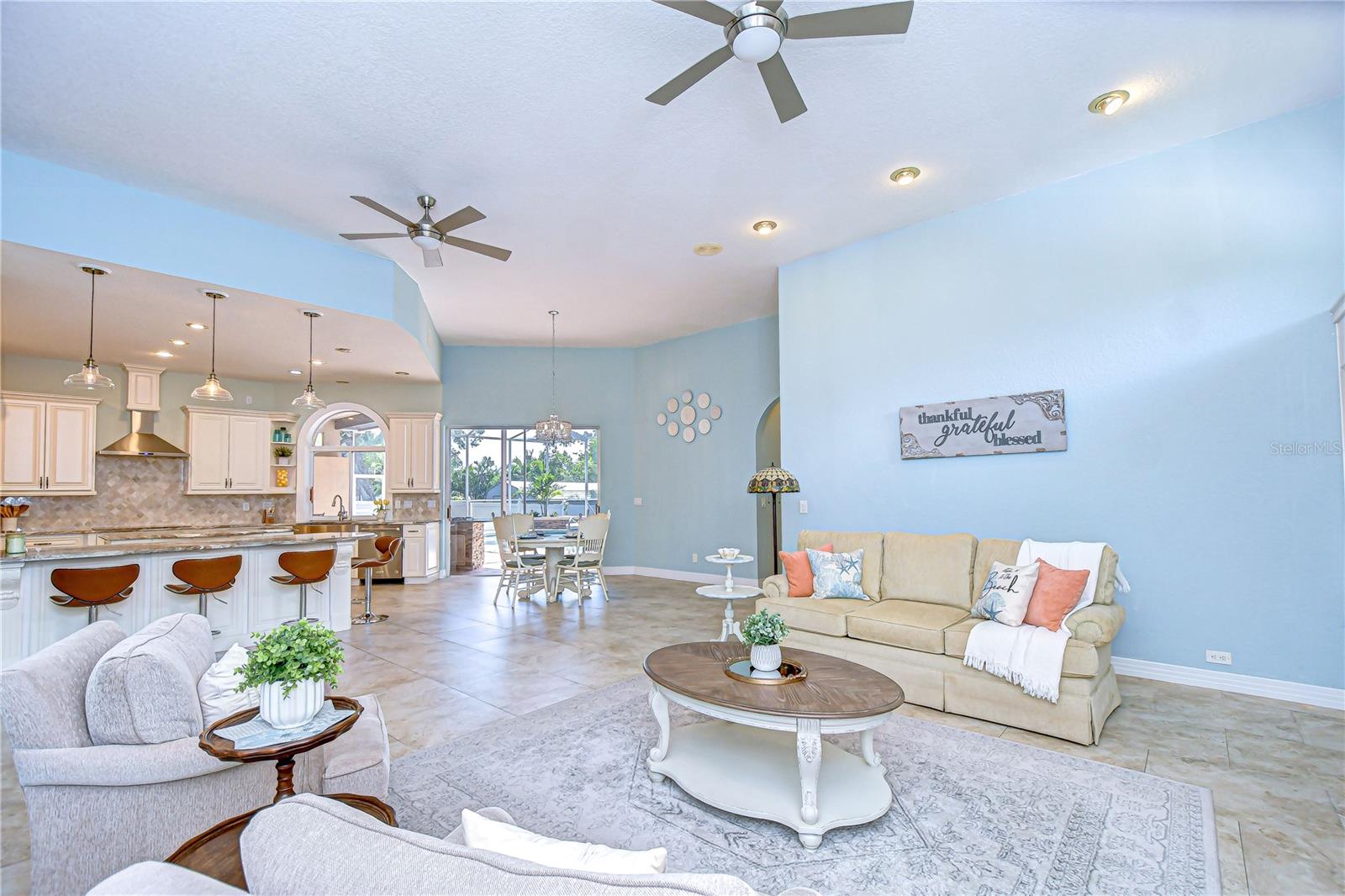 Open floor plan!