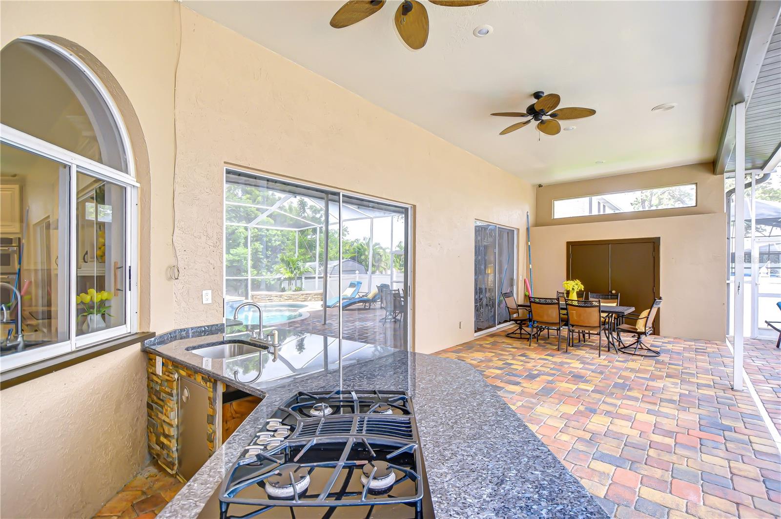 Outdoor Kitchen!