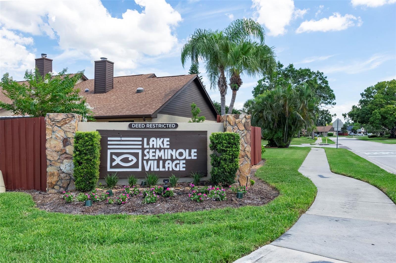 Welcome Home!Make your Move to 9942 Lake Seminole Drive West
