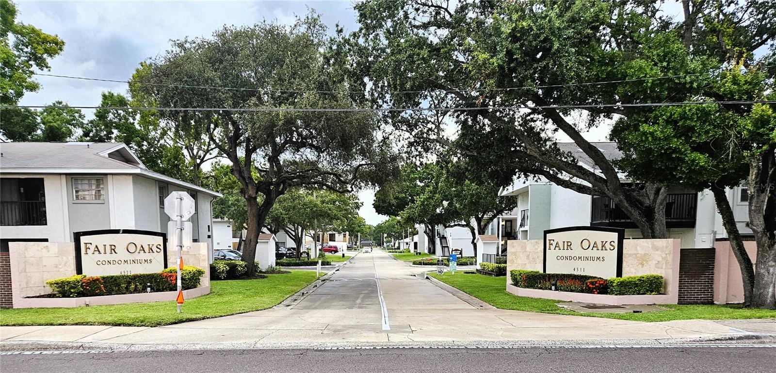 Community entrance from Dale Mabry Hwy