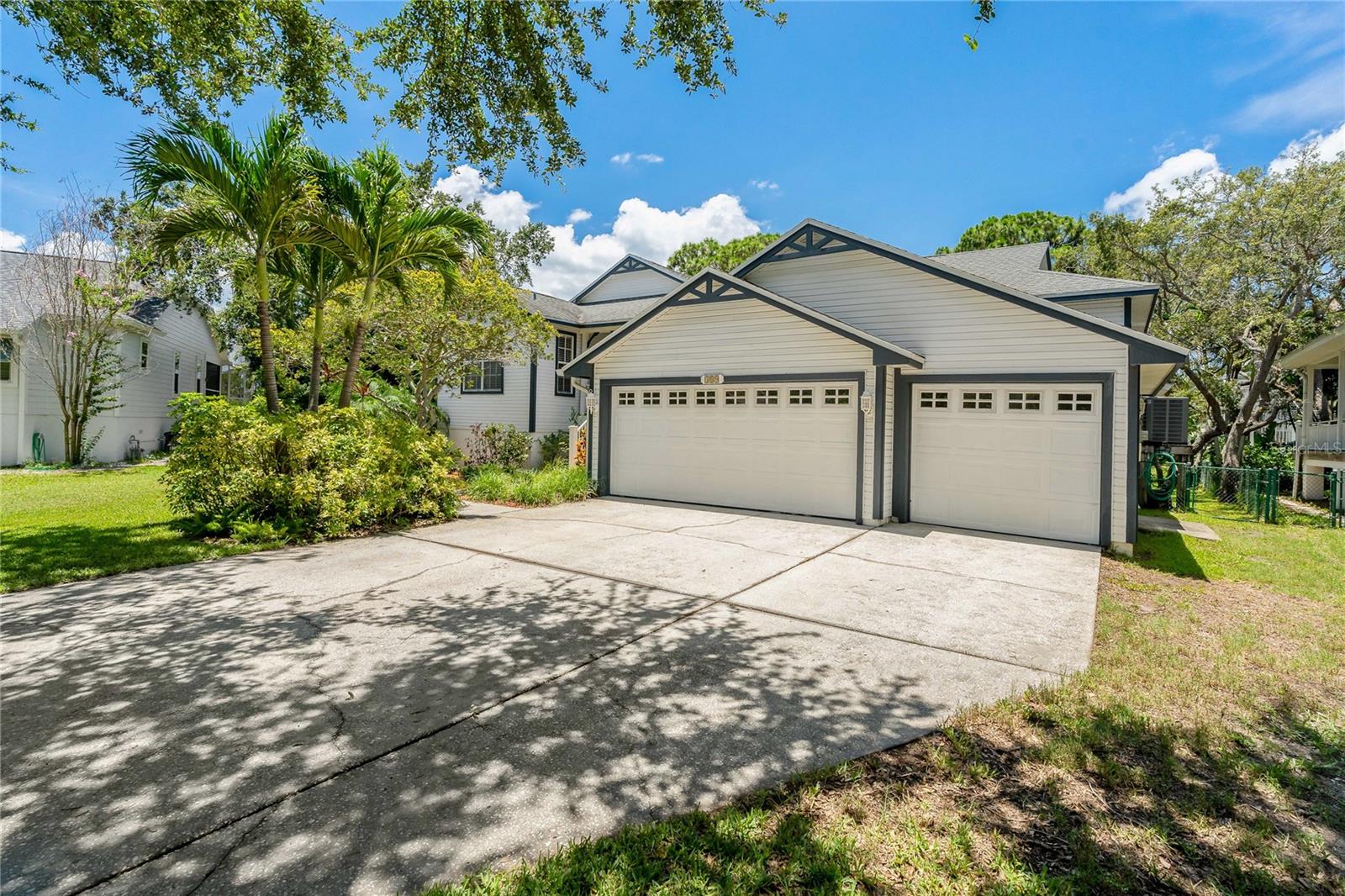 OZONA HOME ON A WATERFRONT CONSERVATION PRESERVE!
