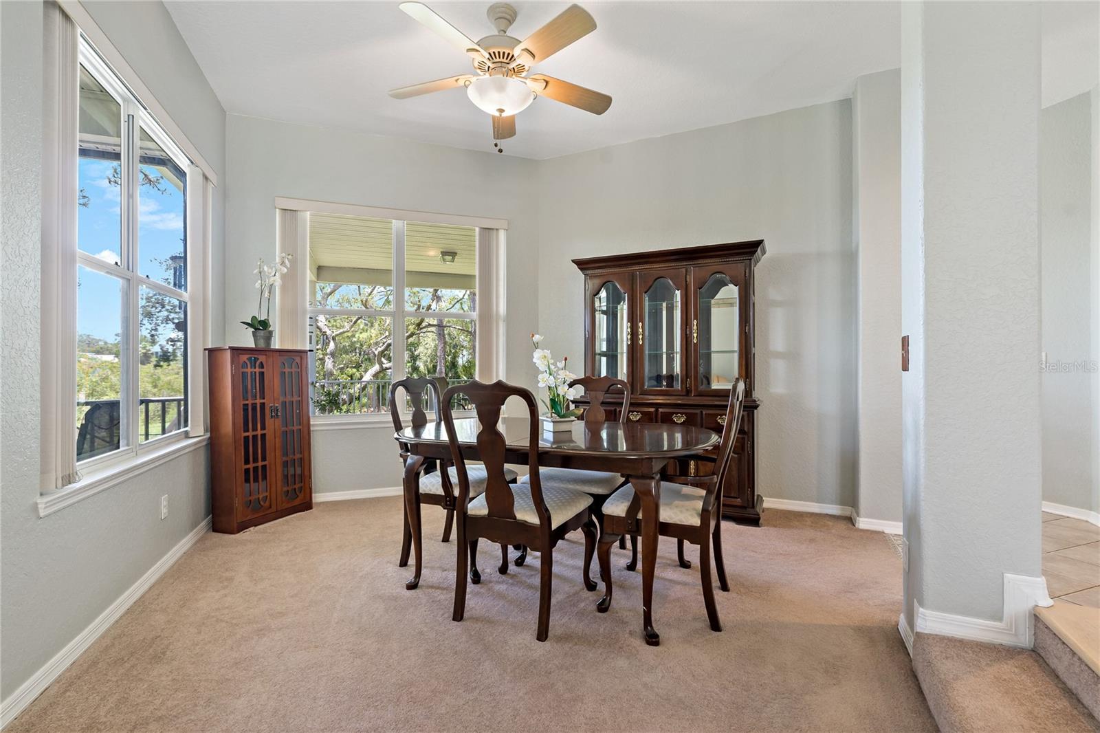 FORMAL DINING ROOM WITH AMAZING VIEWS!