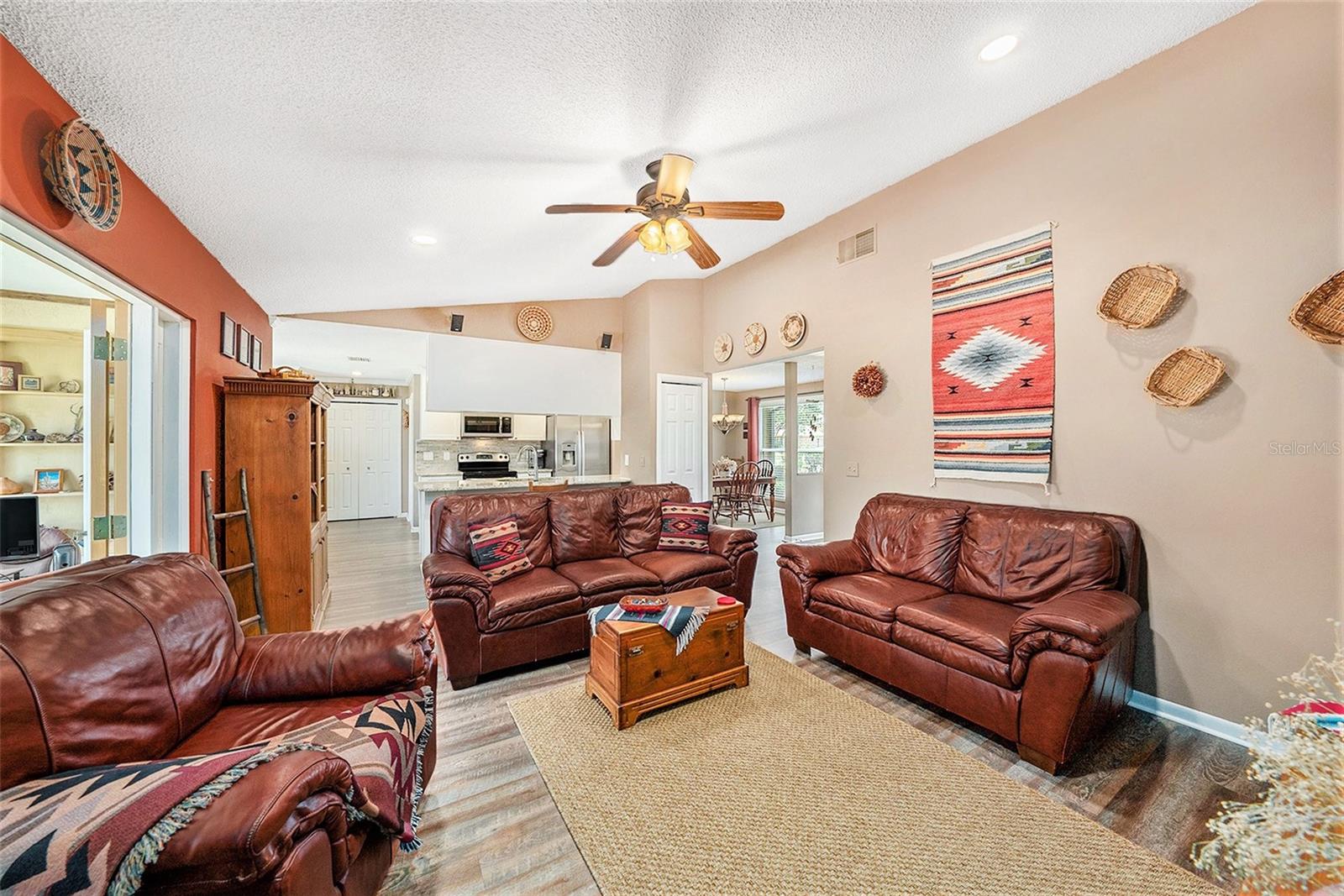 Family room 2