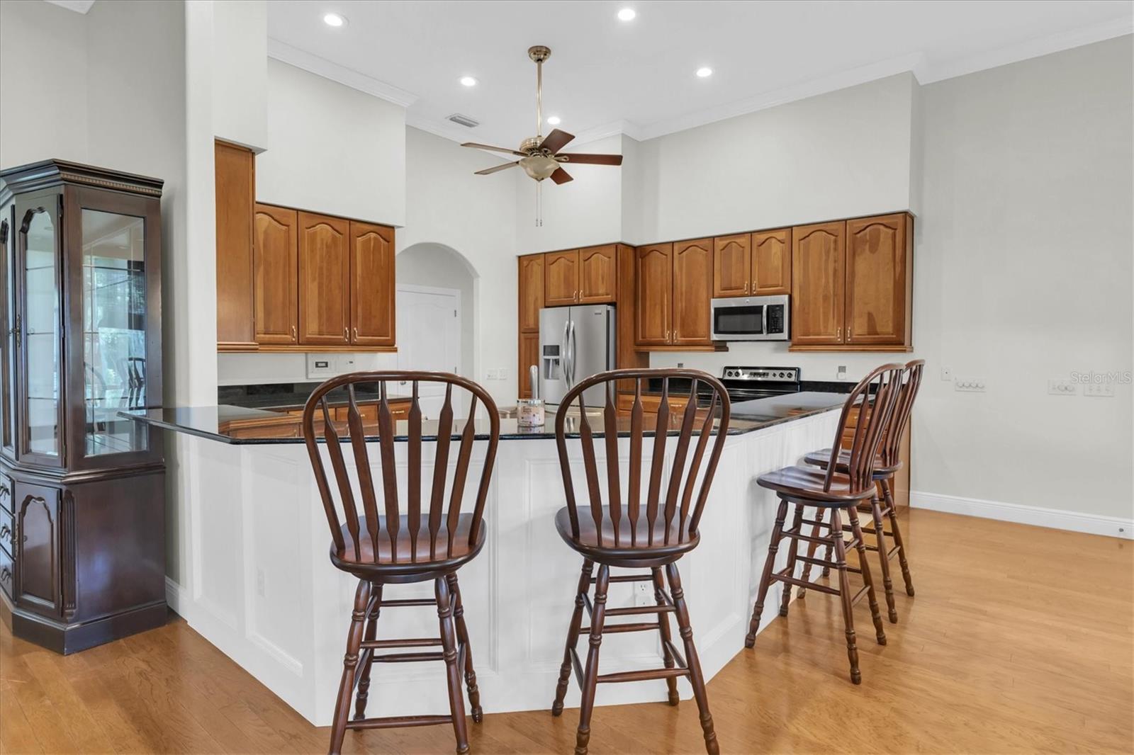 BREAKFAST BAR