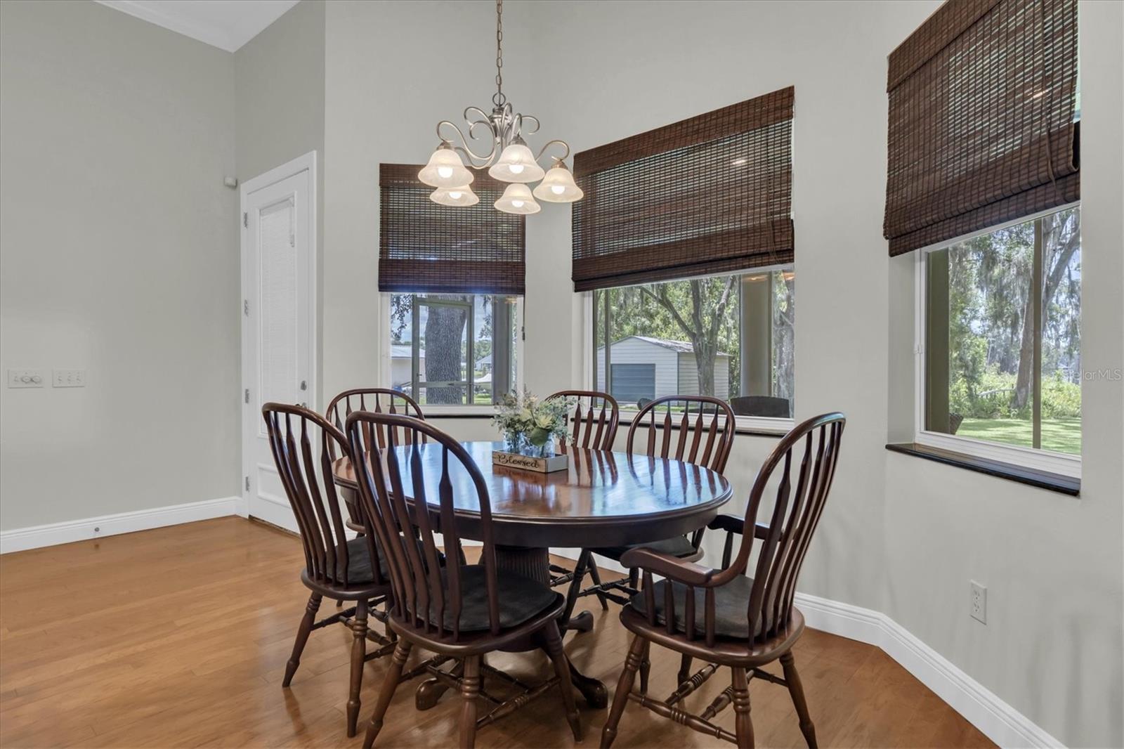 CAFE DINING ROOM