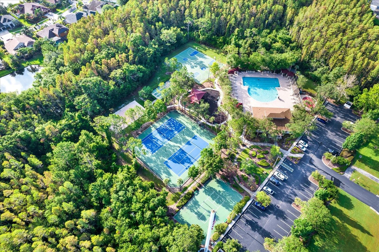 Windsor residents have access to Meadow Pointe amenities