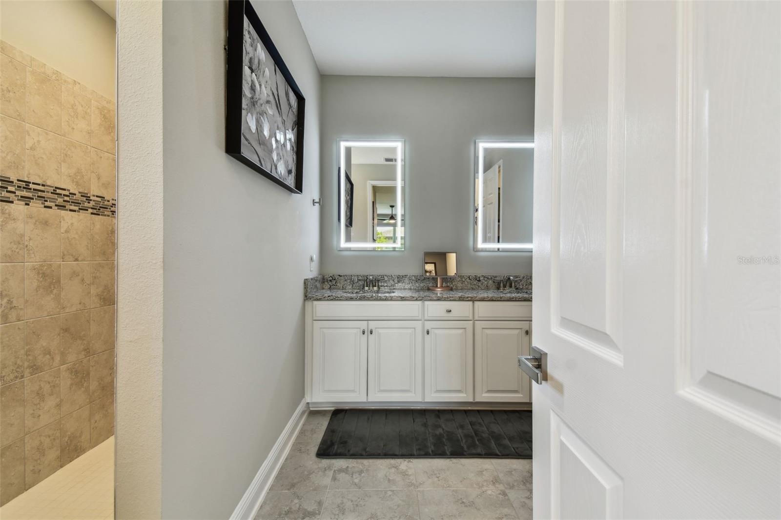 Easy decorator colors throughout
