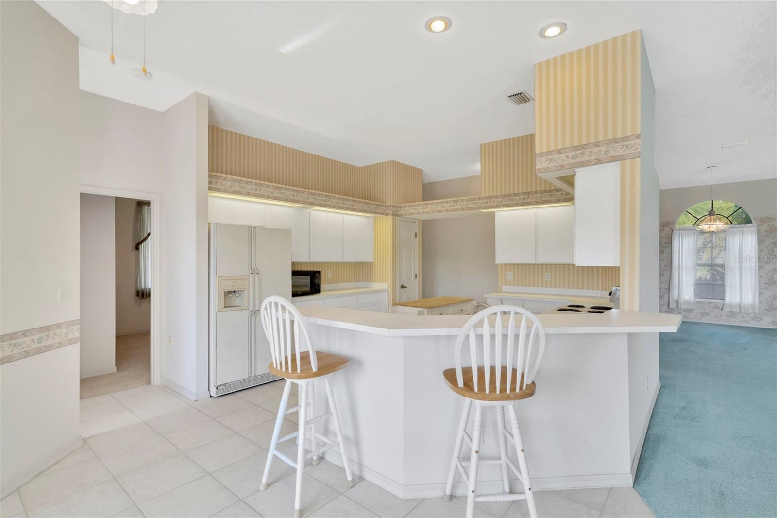Large Bar is perfect for entertaining.