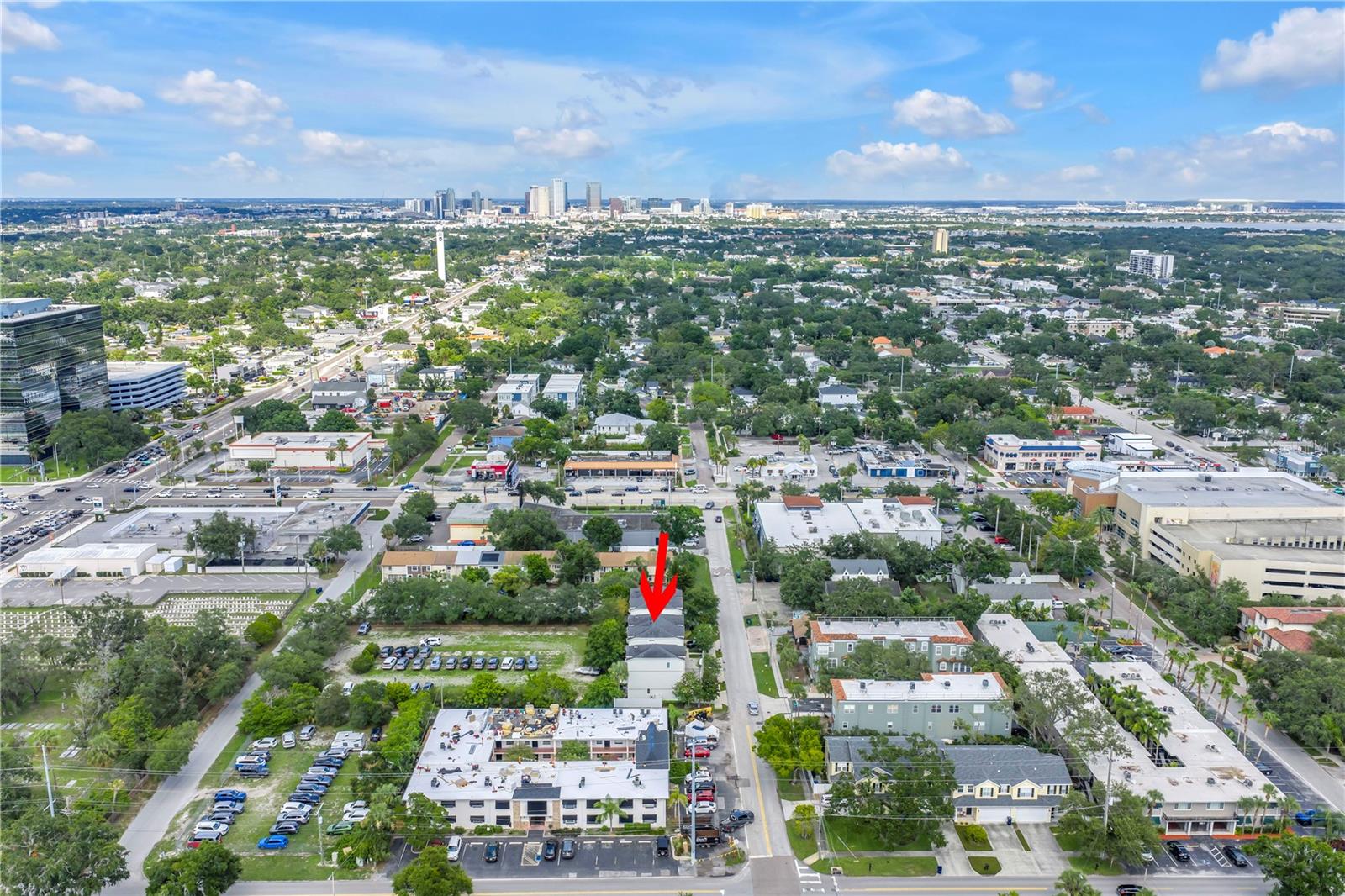10 Minutes to Downtown Tampa