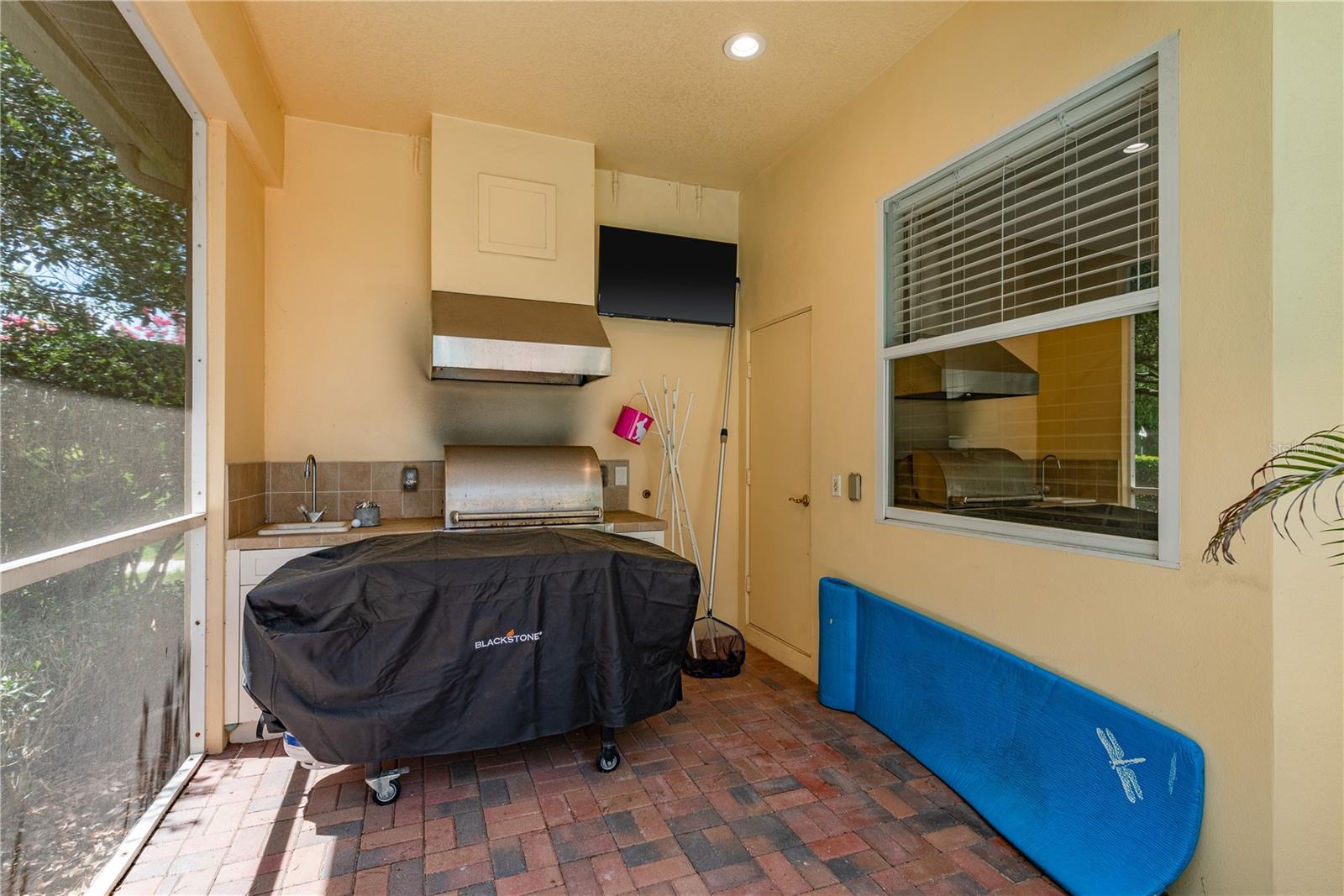 Outdoor Kitchen