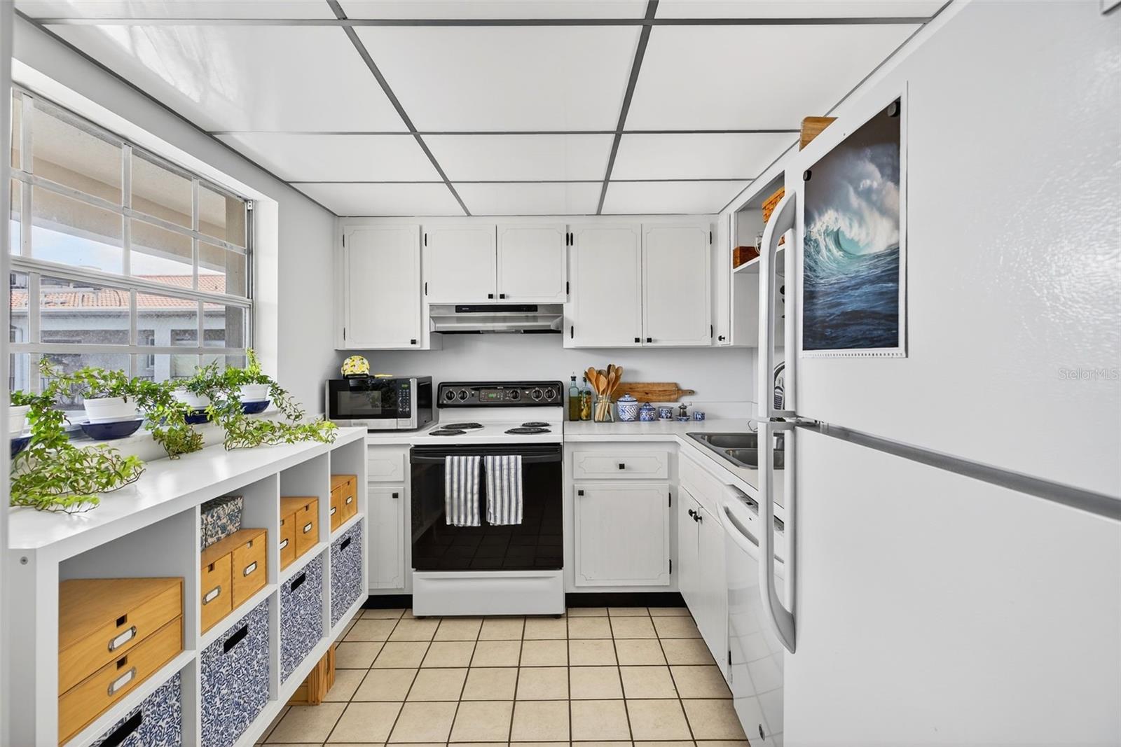 Light & Bright Kitchen.