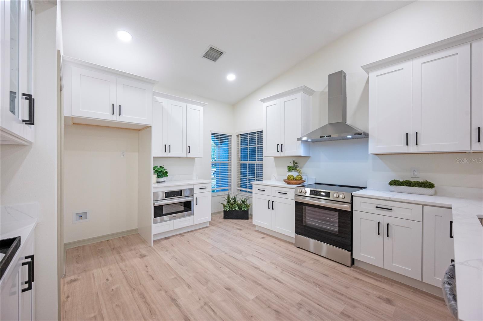 WOW Kitchen! Brand NEW
