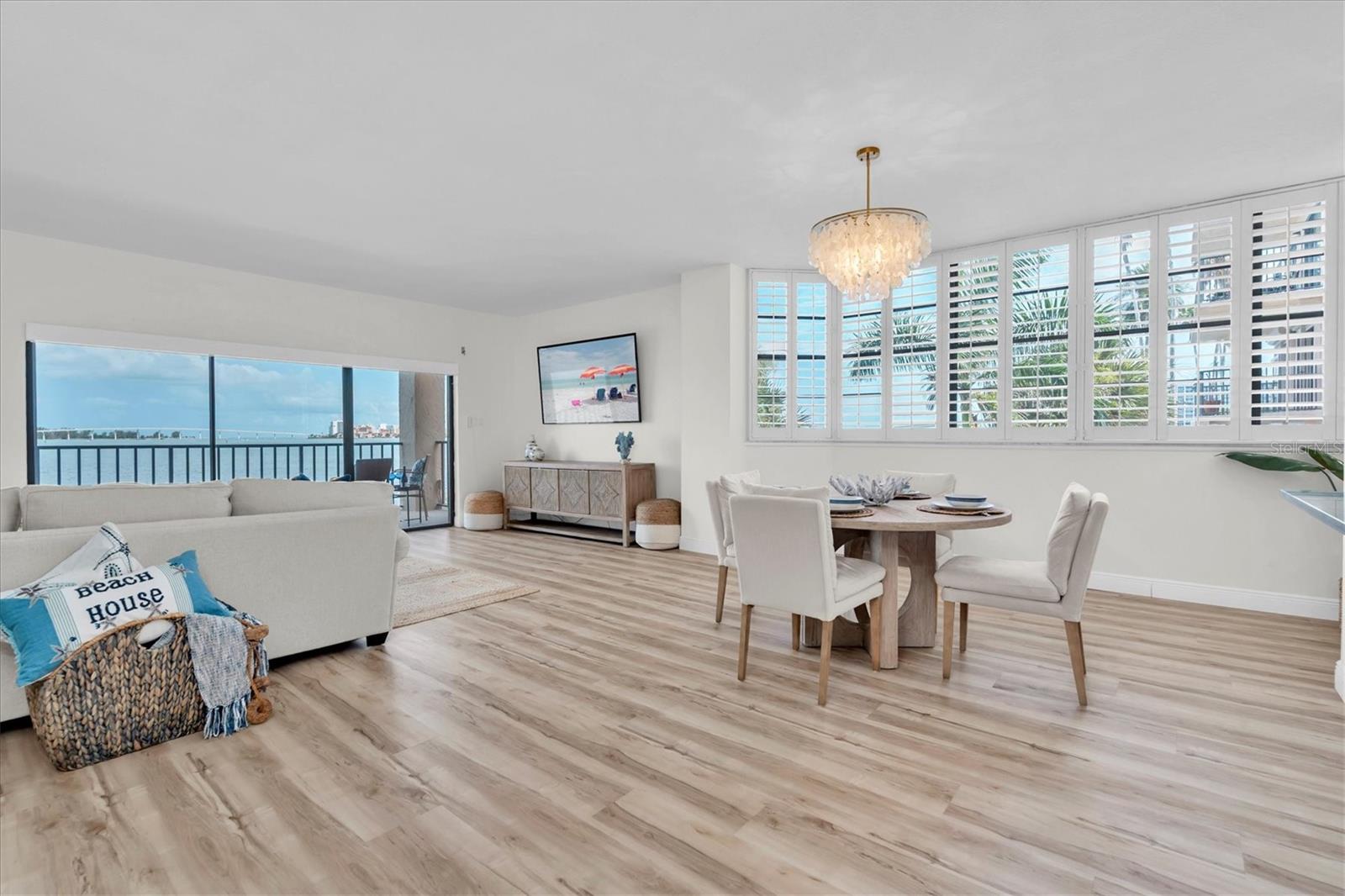 OPEN FLOOR PLAN