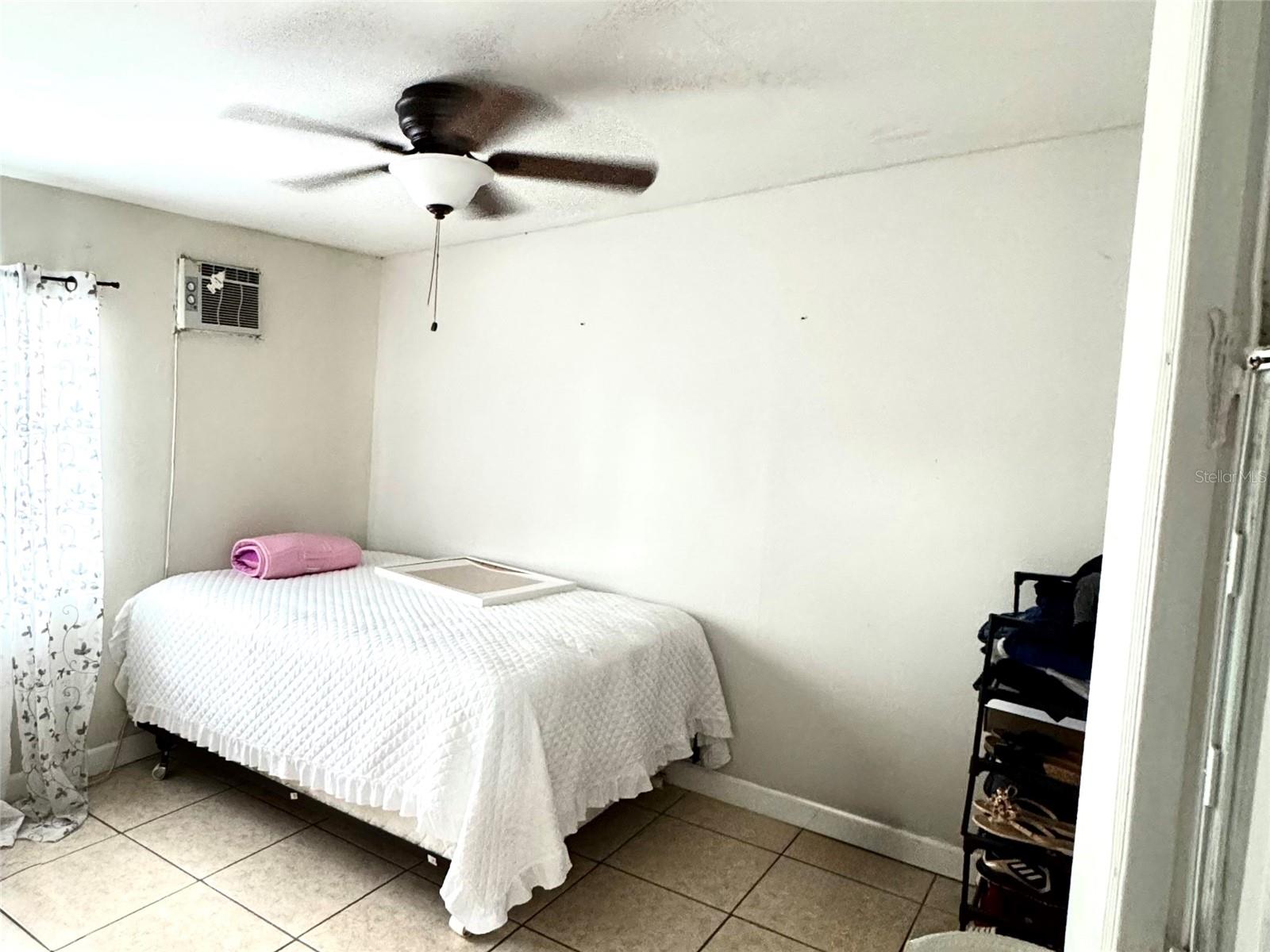 bedroom unit 2