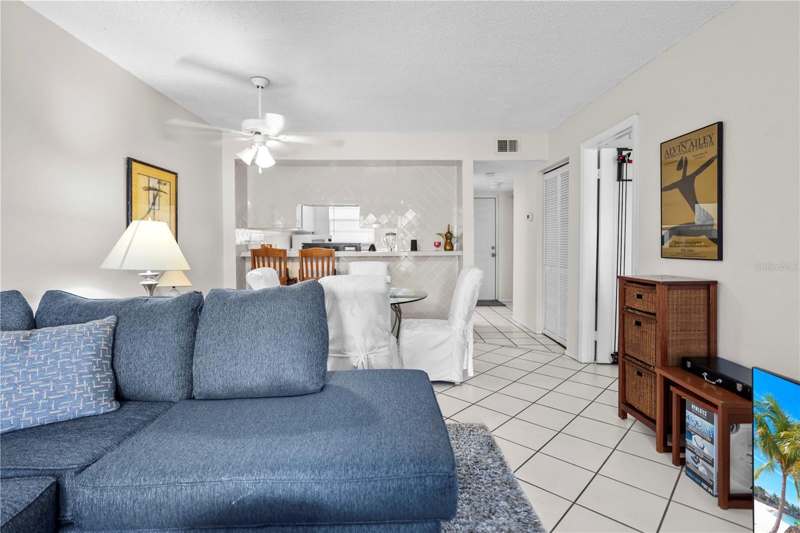 SPACIOUS LIVING DINING AREA