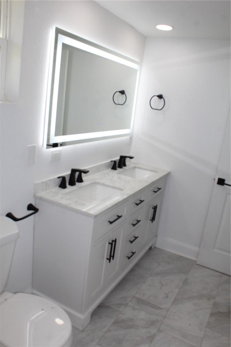 Owners Bathroom Suite
