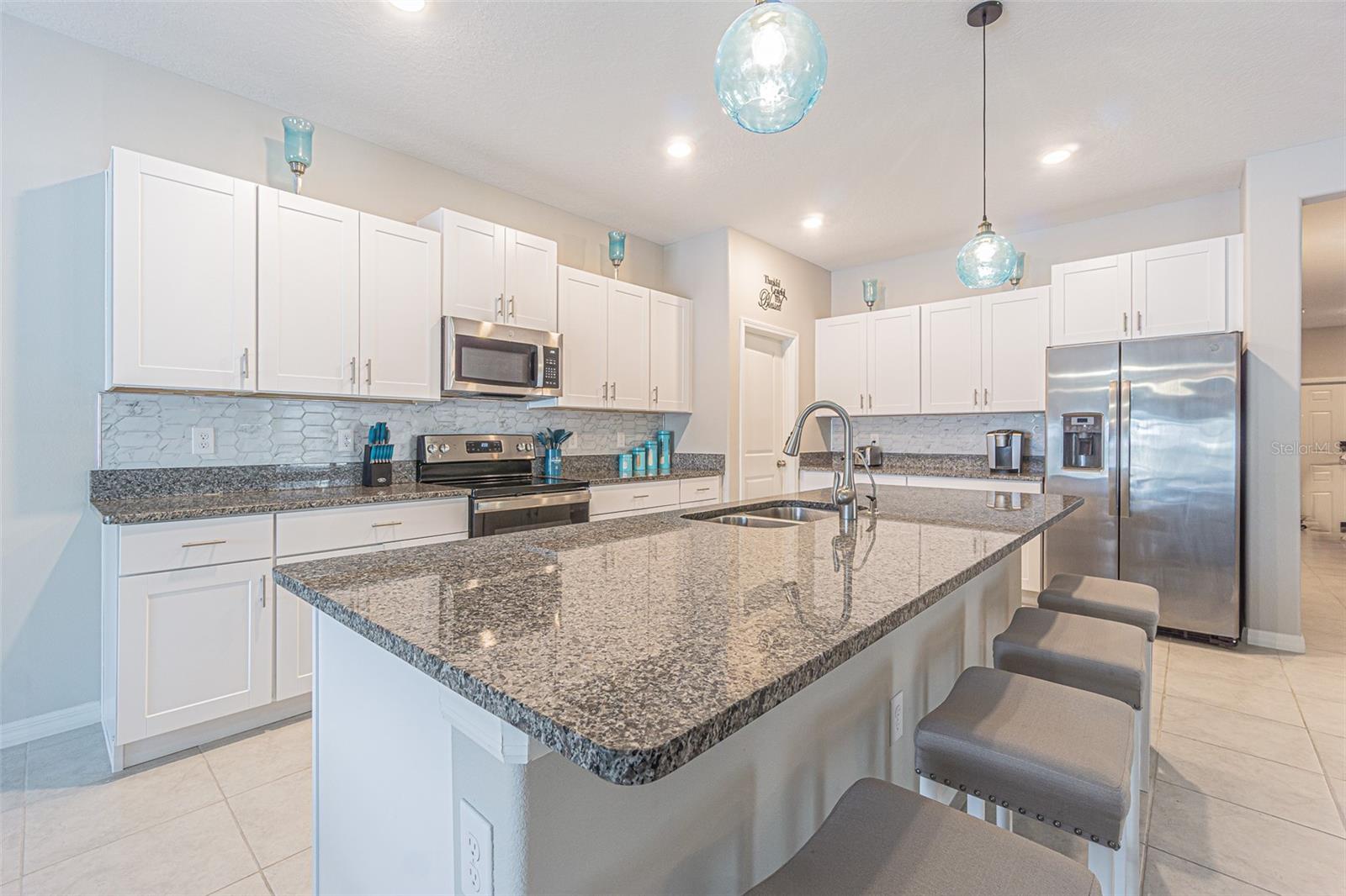 Kitchen Displaying large Cabinets