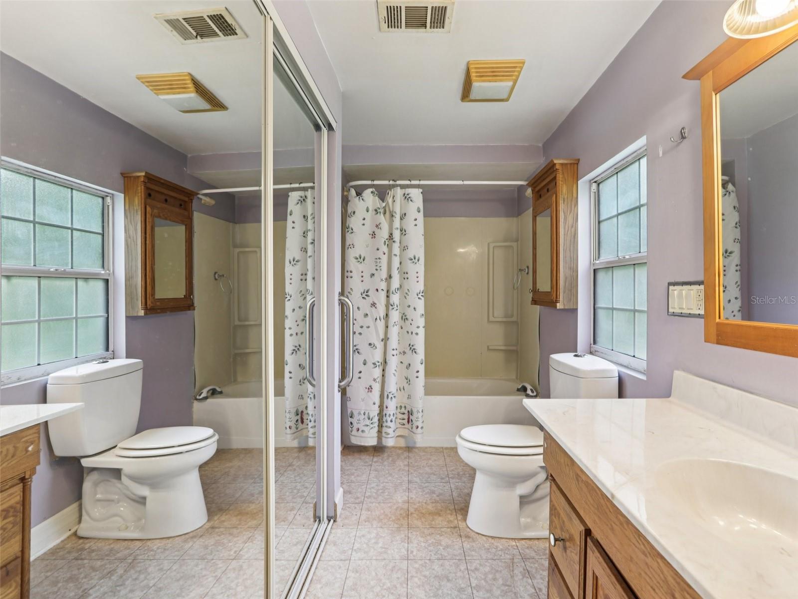 Primary en-suite bathroom